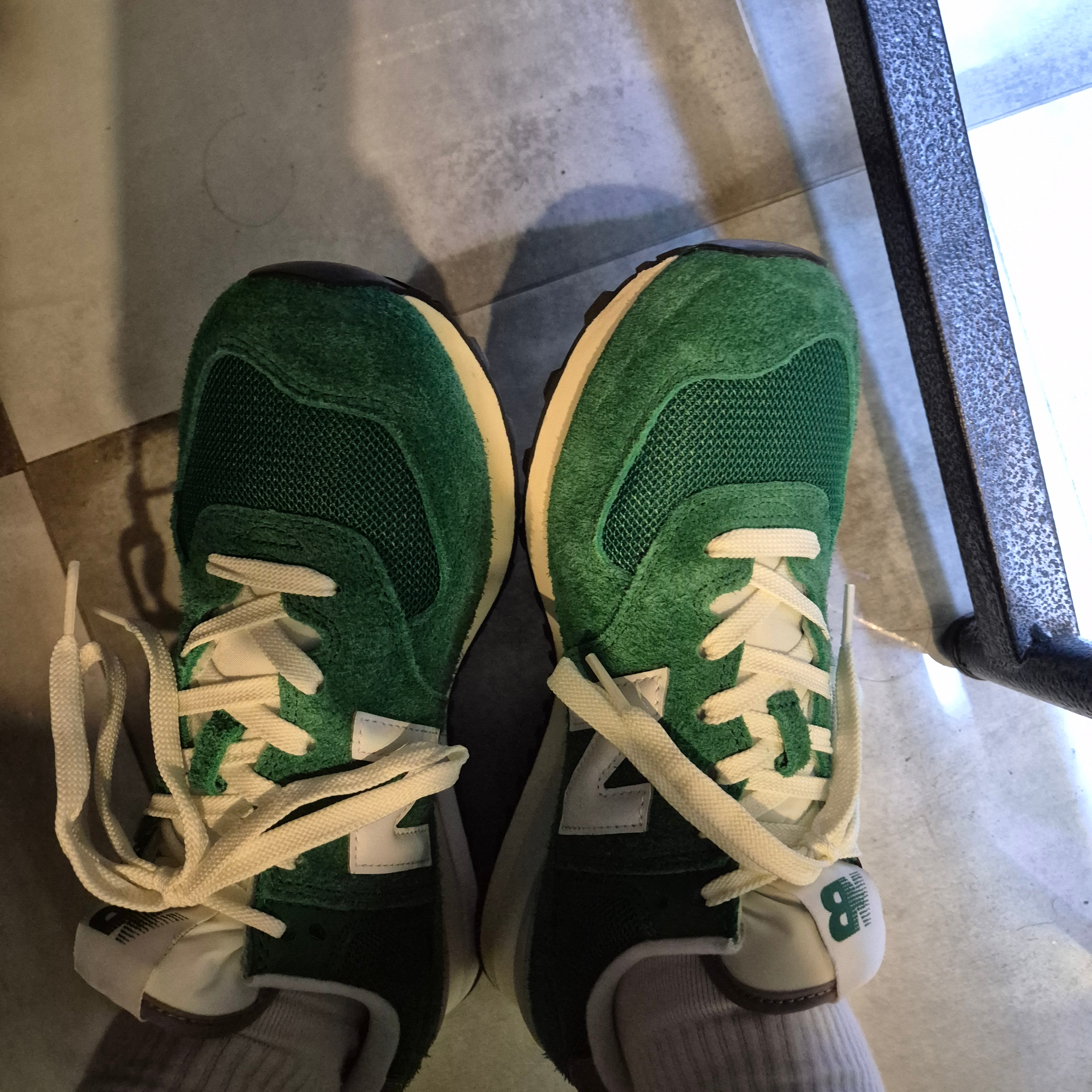 New Balance 574 Heritage Grass Green 착용 스타일