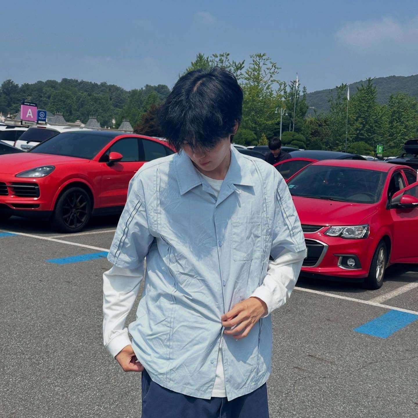 Thevinylhouse Curved Short Sleeve Shirts Blue 착용 스타일