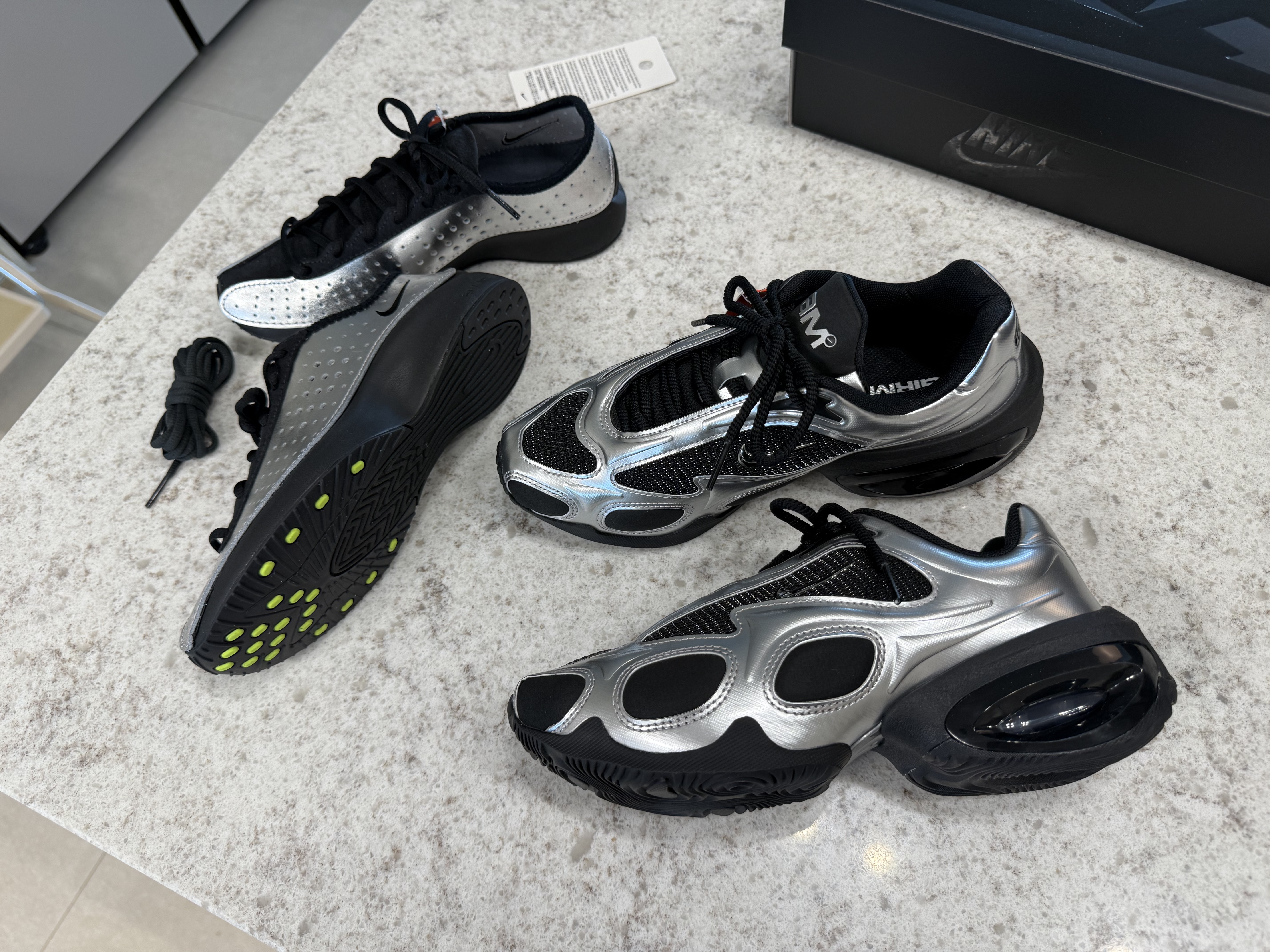 (W) Nike Air Max Muse Black and Metallic Silver, (W) Nike Air Superfly Metallic Silver and Black 착용 스타일 - 2