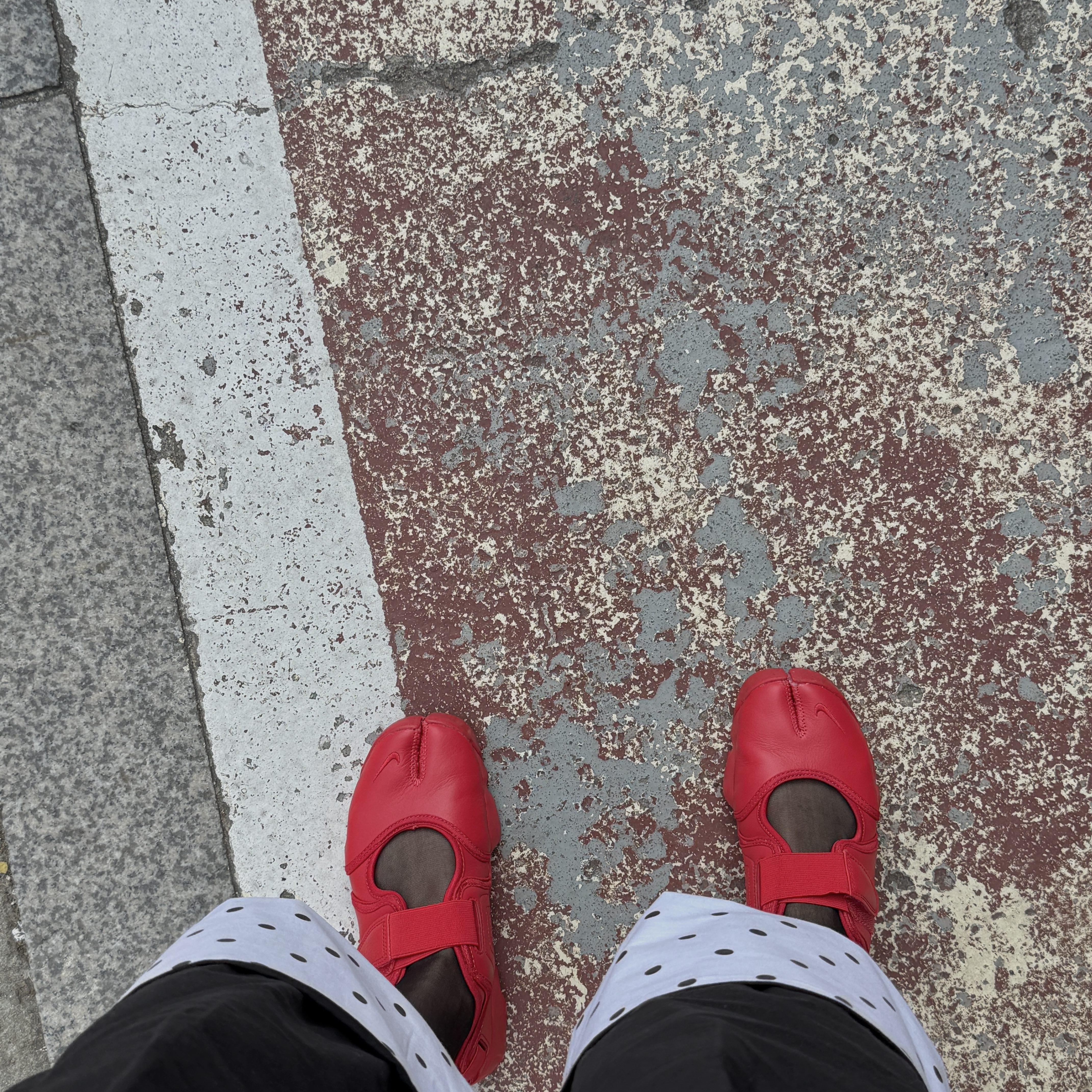 (W) Nike Air Rift Fire Red 착용 스타일