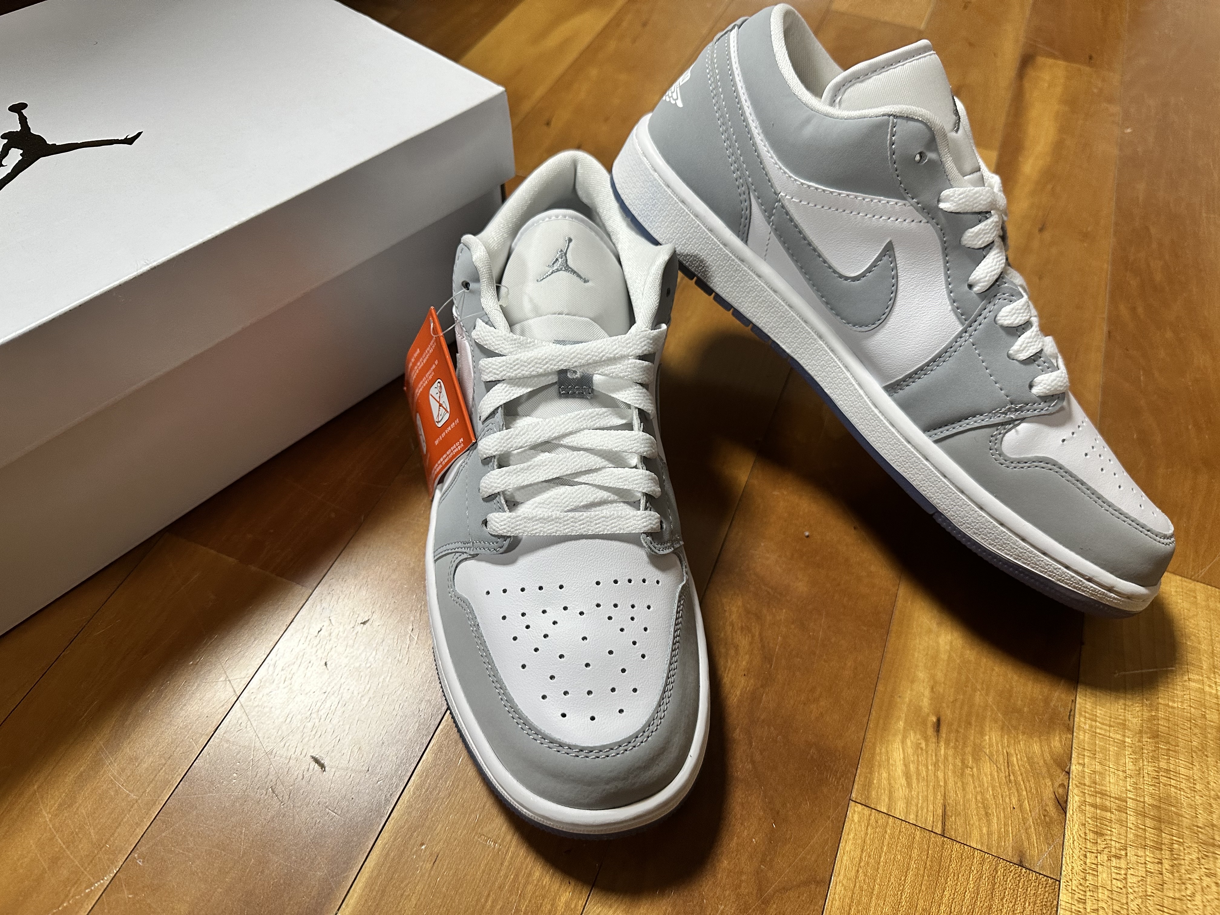 (W) Jordan 1 Low White Wolf Grey 착용 스타일