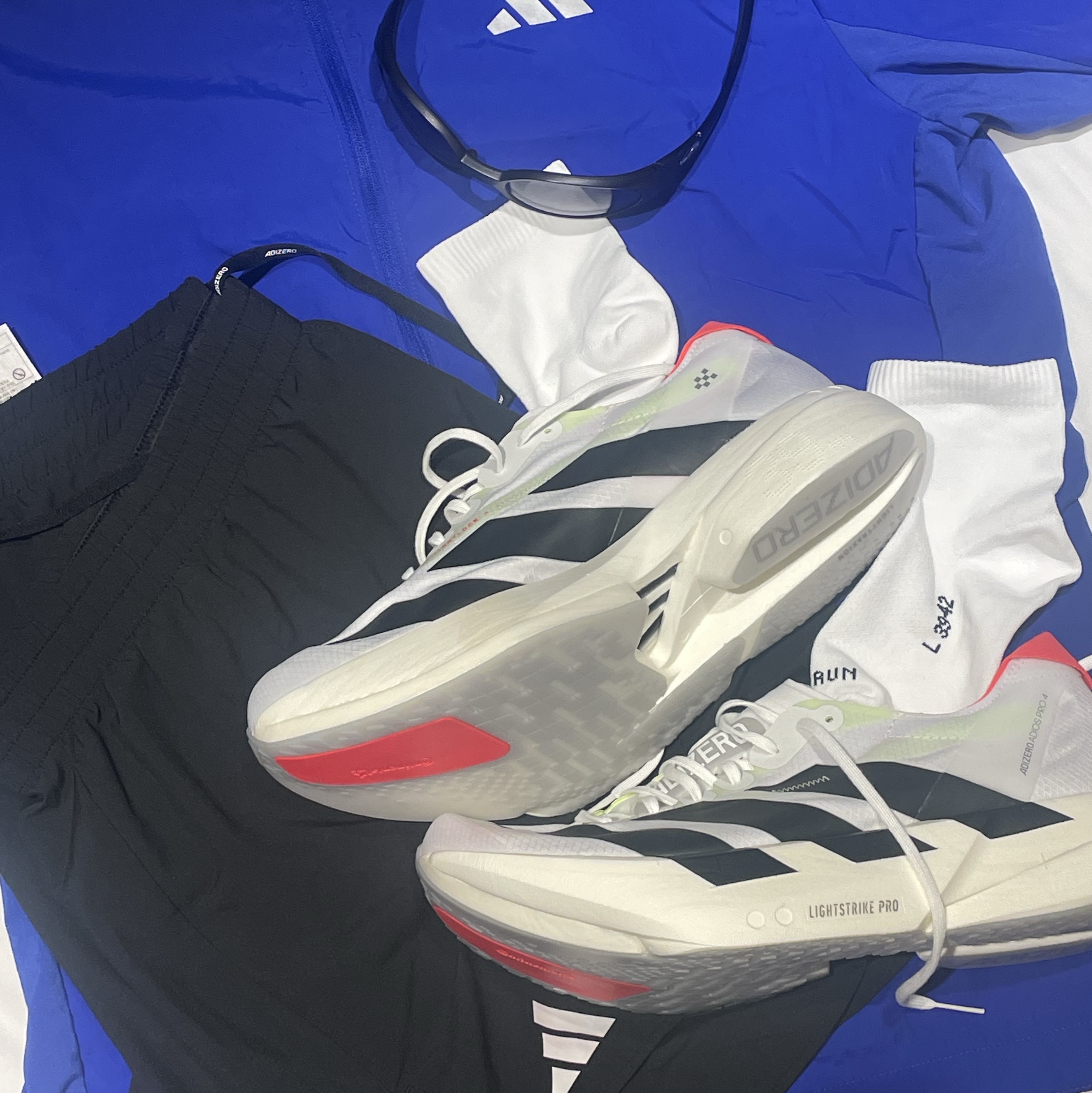 Adidas Adizero Adios Pro 4 Cloud White Core Black, Adidas Adizero Essential Running Split Shorts Black - KR Sizing 착용 스타일 - 1