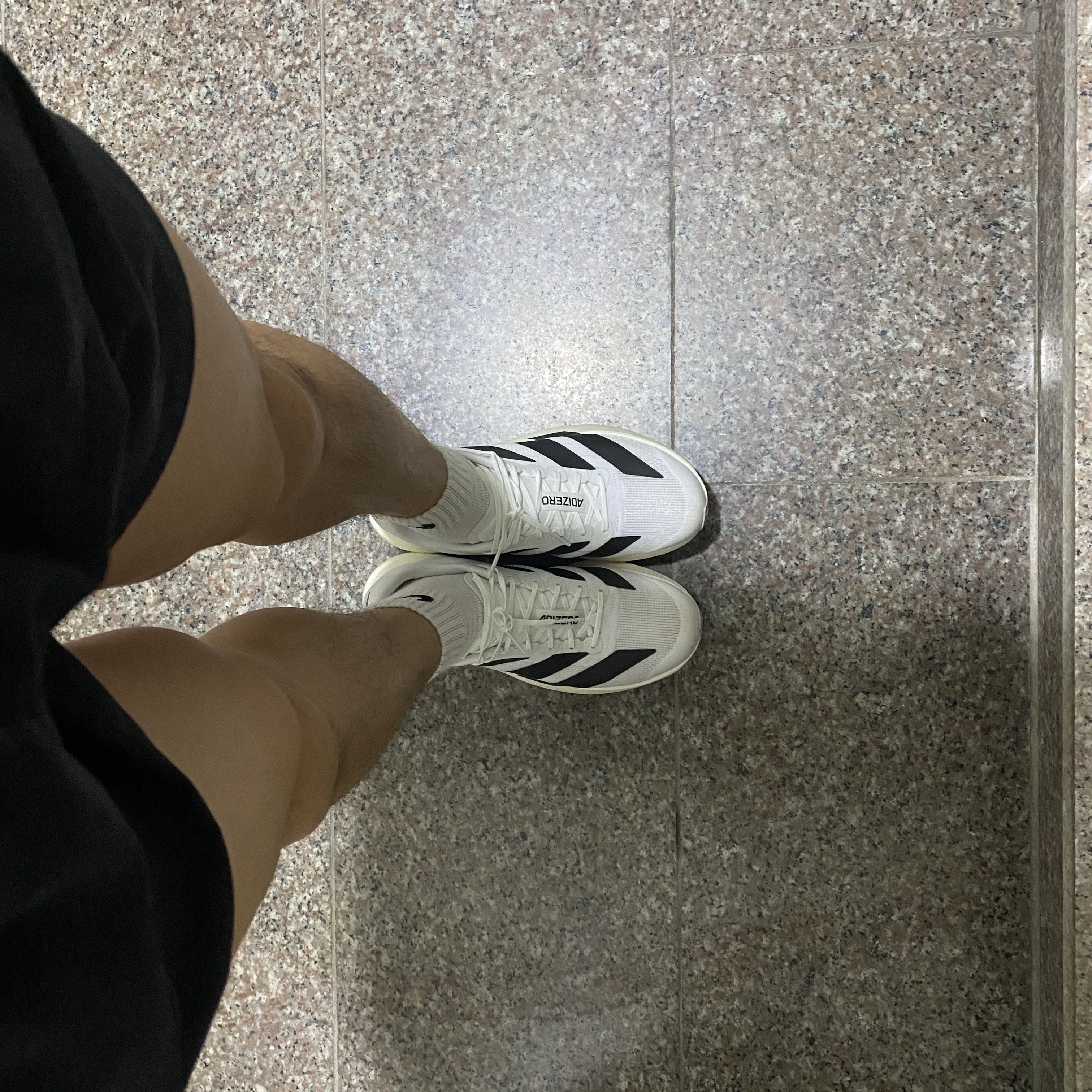 Adidas Adizero EVO SL Cloud White Core Black, Nike Dri-Fit Stride 5 Inch Brief Lined Running Shorts Black - Asia 착용 스타일 - 2