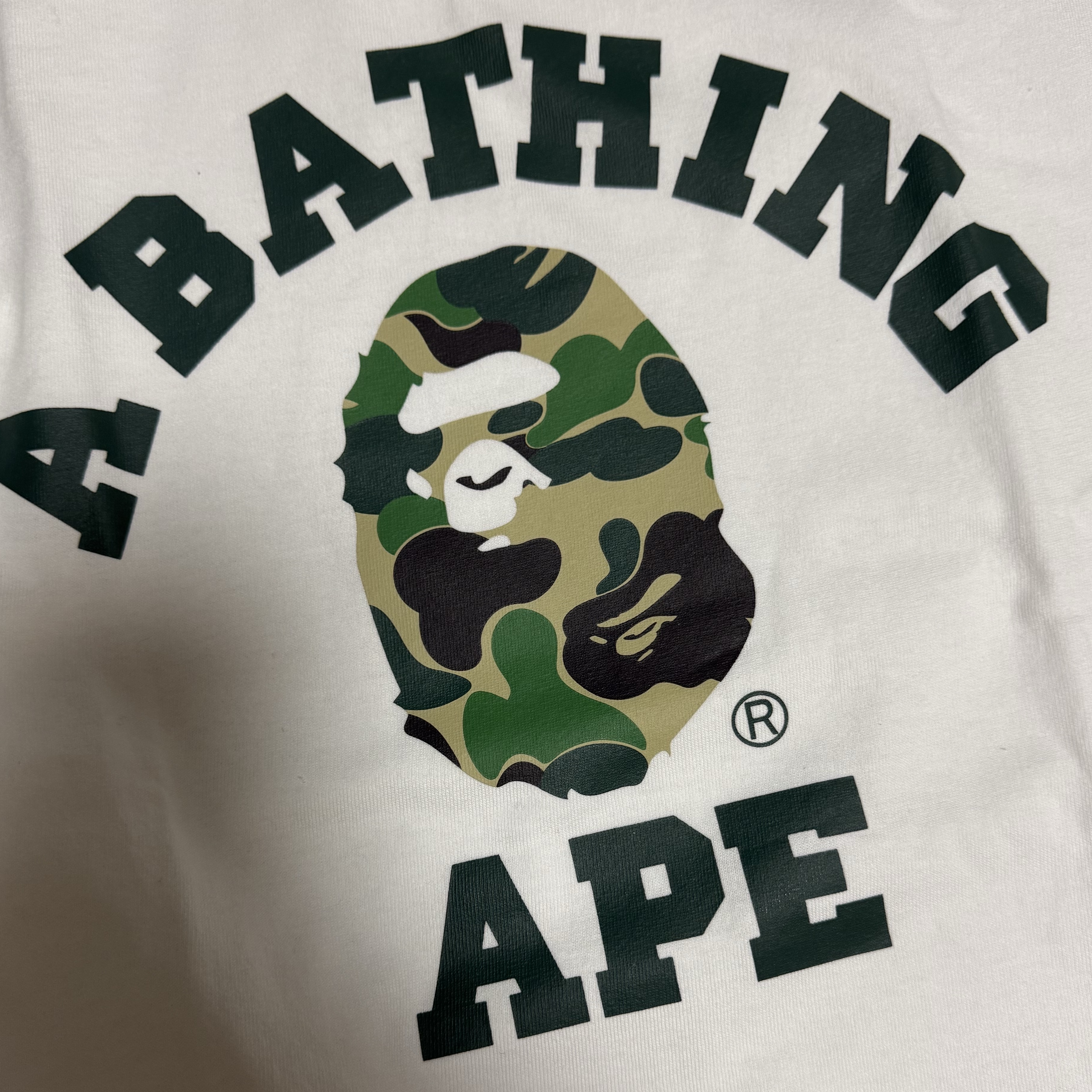 BAPE ABC Camo College T-Shirt White Green 착용 스타일