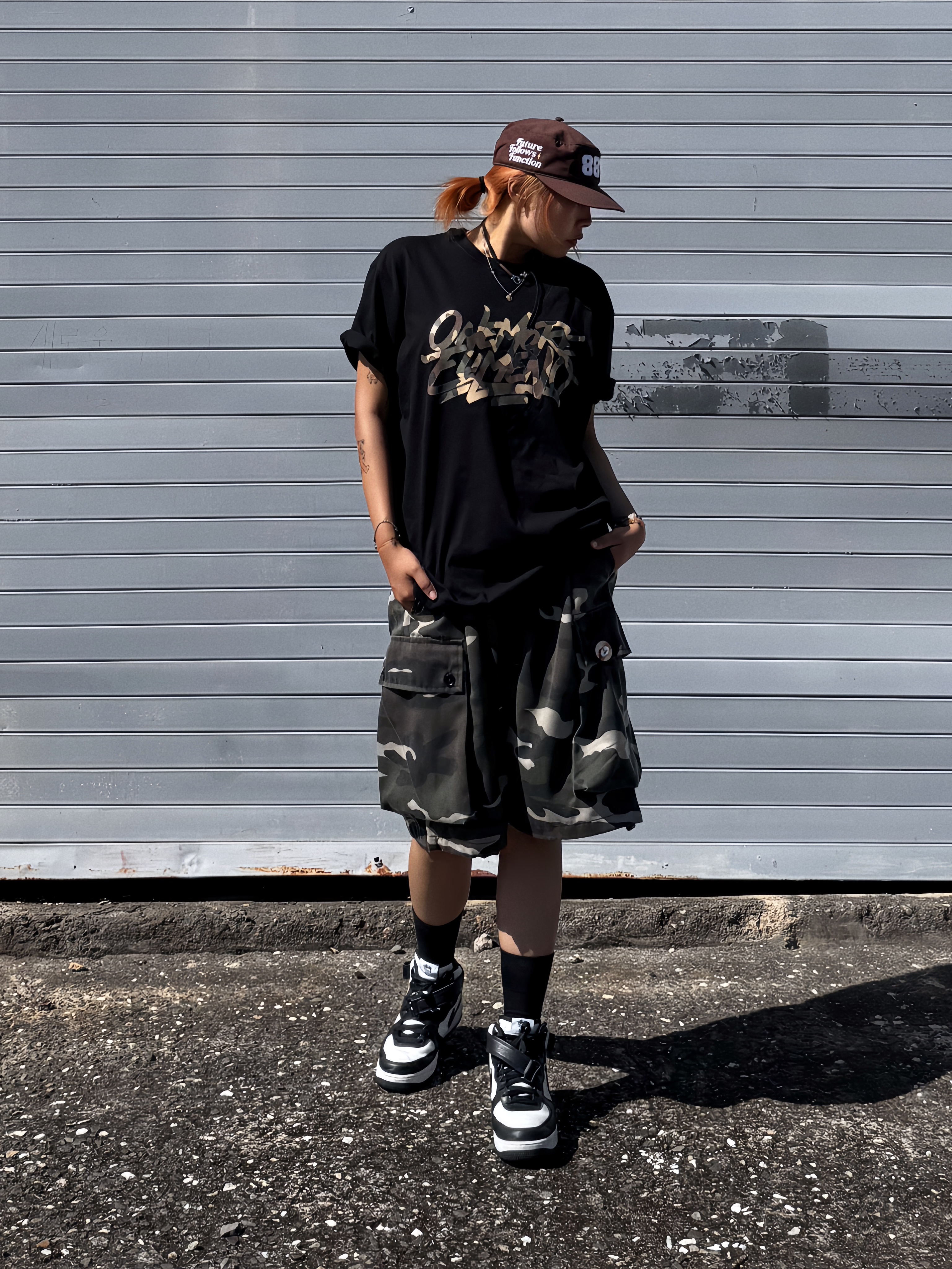 Nike x Stussy Air Force 1 '07 Mid SP Black and Light Bone 착용 스타일 - 1
