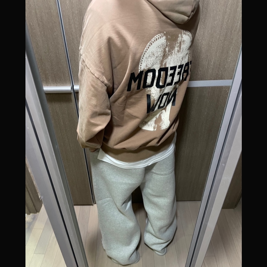 Fear of God Athletics Wide Leg Sweatpants Melange Grey 착용 스타일 - 2