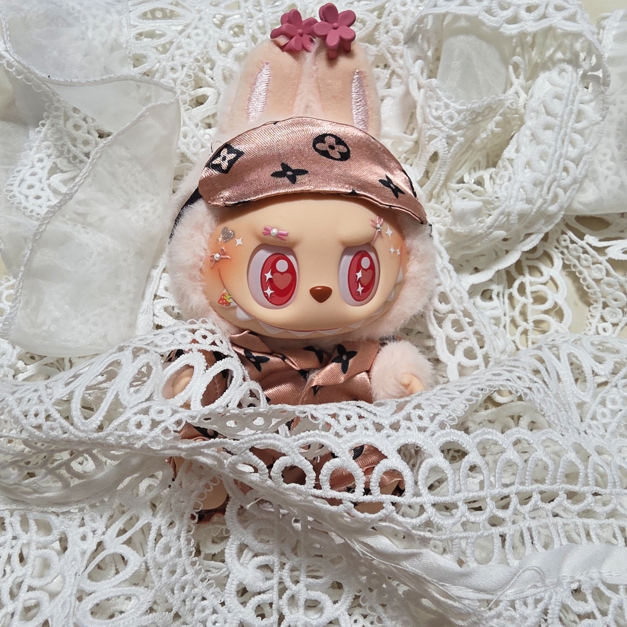 Pop Mart Labubu Let's Play Together Doll Series Dada Keyring (Opened Case) 착용 스타일 - 2