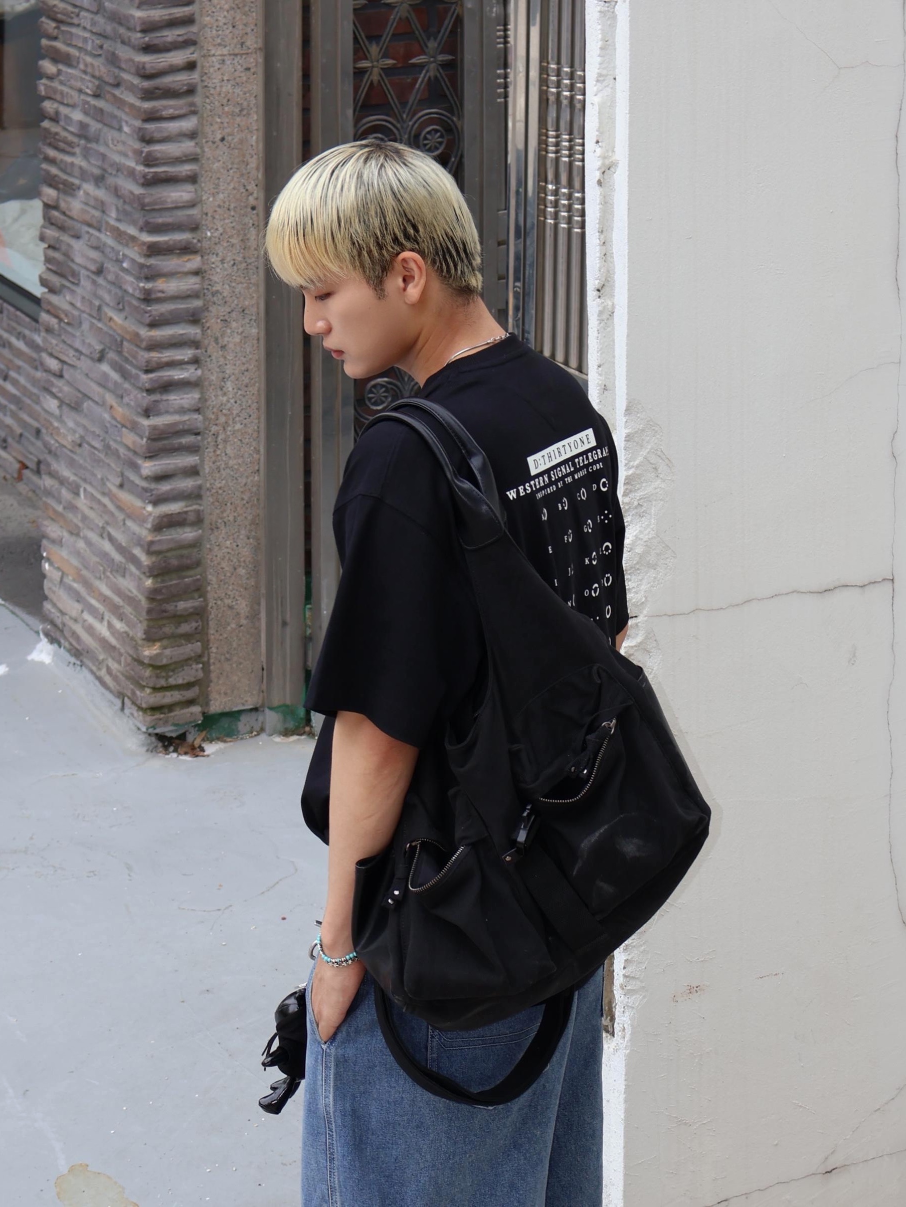 Puma Mostro Archive Black Strong Gray 착용 스타일 - 2