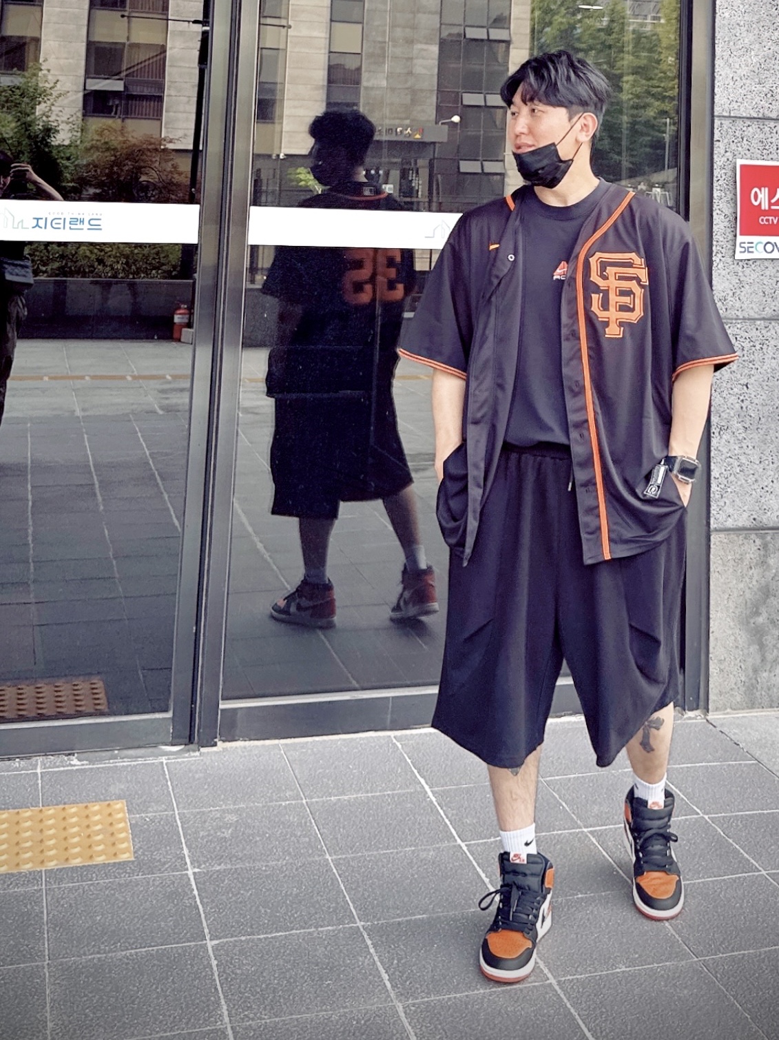 Nike MLB San Francisco Giants Alt Replica Jersey Black (Non Marking Ver.), Jordan 1 Retro High OG Shattered Backboard 착용 스타일