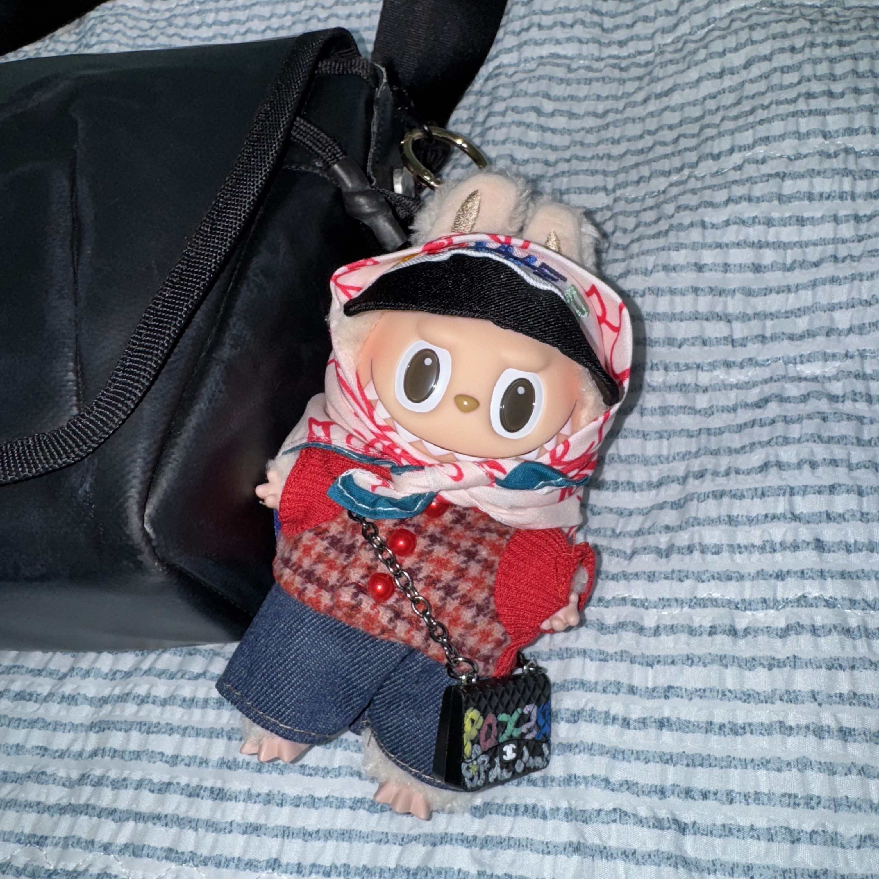 Pop Mart Labubu The Monsters Labubu Tasty Macarons Series Soymilk Keyring (Opened Case), Ader Error Trace Admore Crossbody Bag Black 착용 스타일 - 1