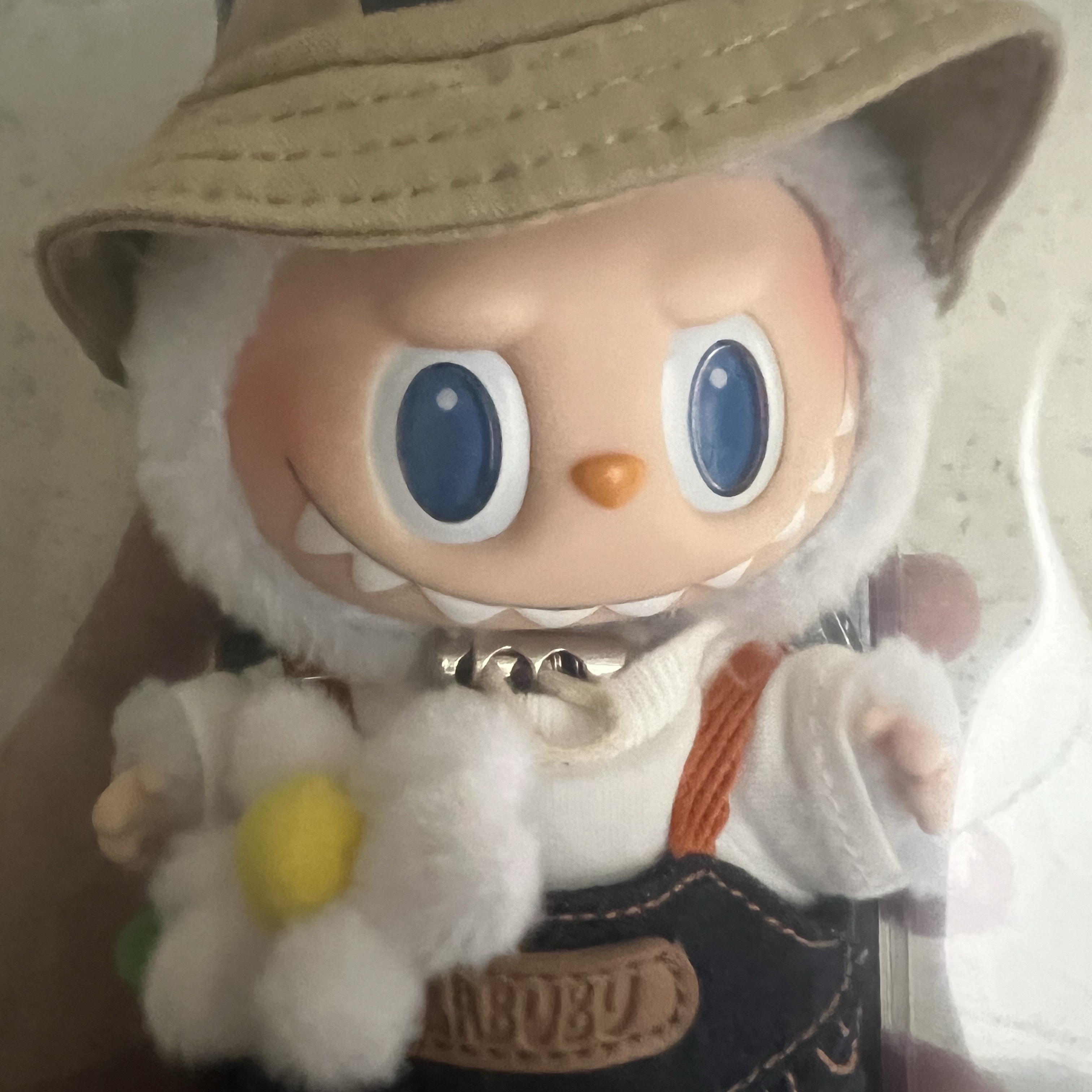 Pop Mart Fall In Wild Labubu Series Toy Keyring 착용 스타일