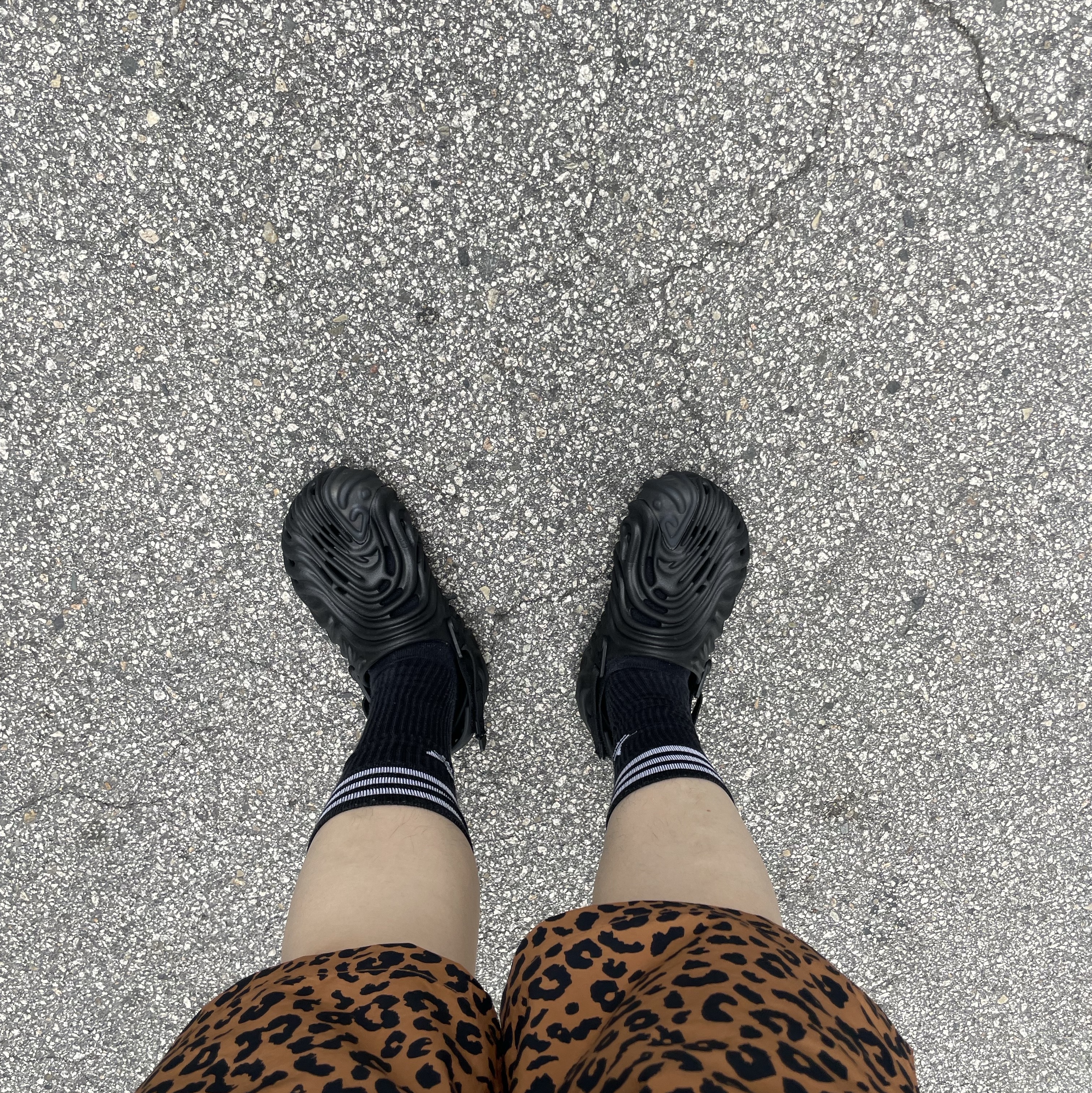 Crocs x Salehe Bembury Pollex Clog Sasquatch 착용 스타일