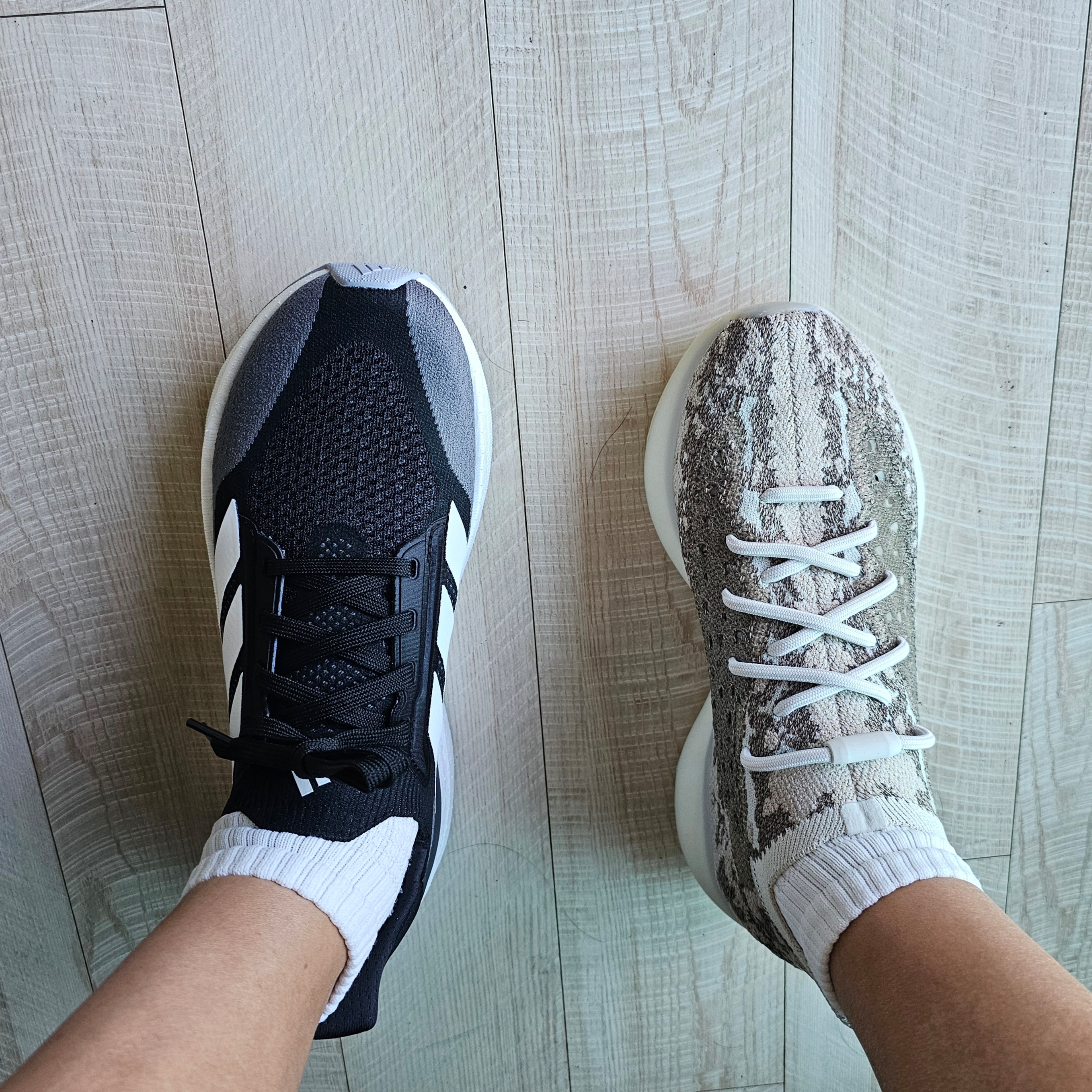 Adidas Yeezy Boost 380 Pyrite 착용 스타일