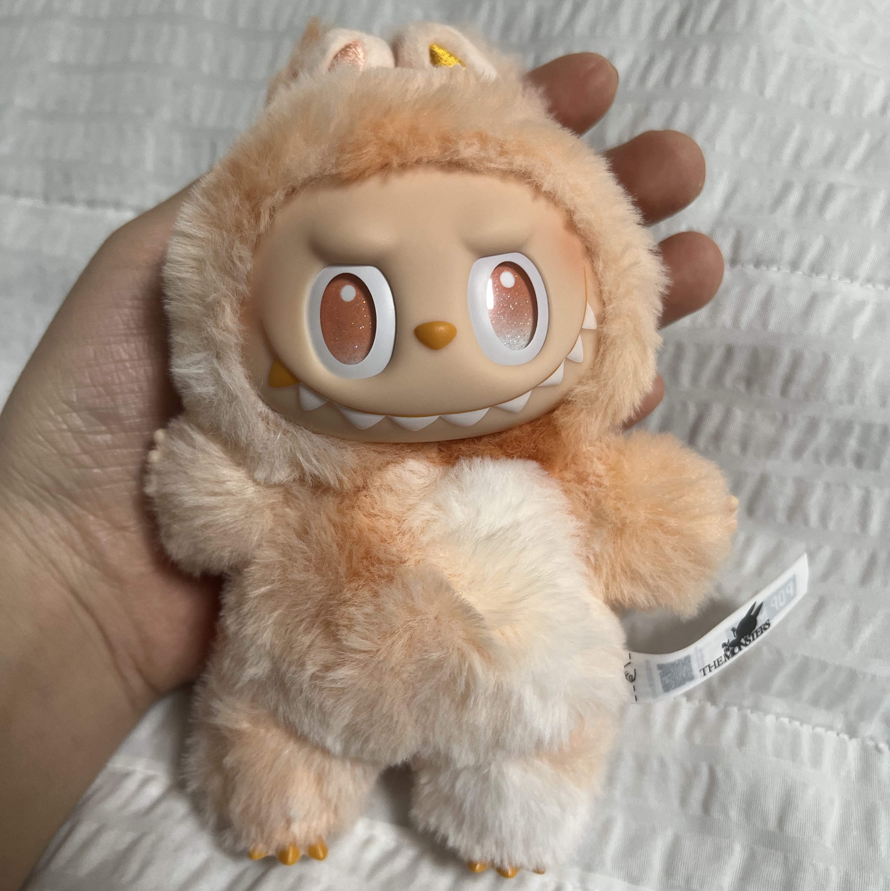 Pop Mart Labubu The Monsters Highlight Series Happiness Keyring (Opened Case) 착용 스타일