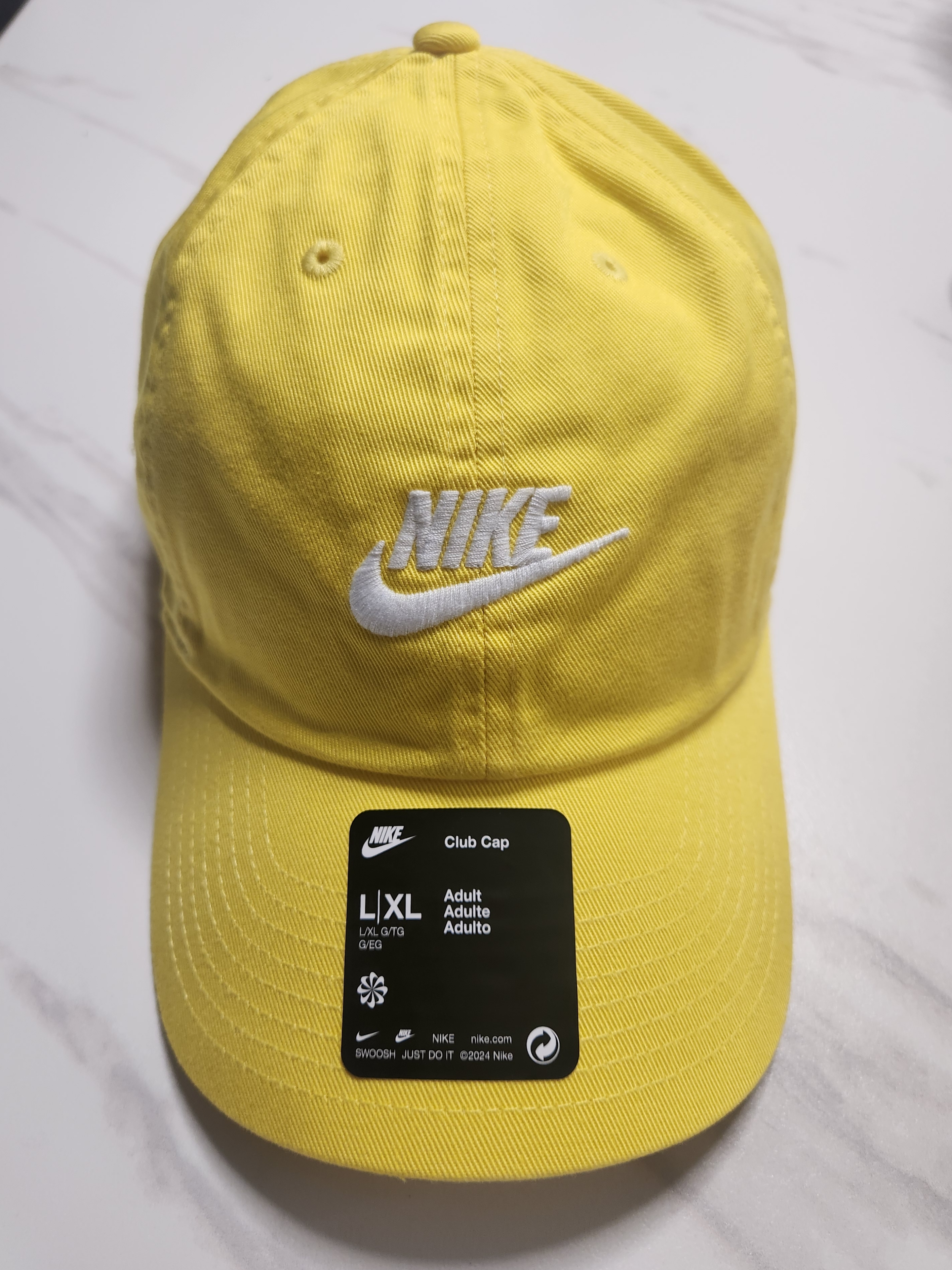 Nike Club Unstructured Futura Washed Cap Yellow 착용 스타일