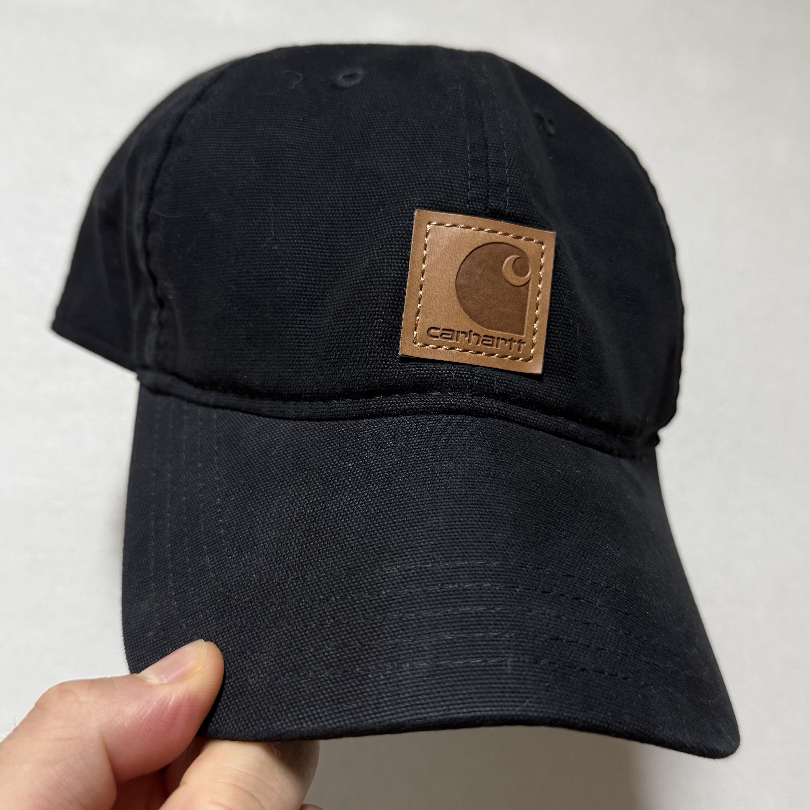 Carhartt Canvas Cap Black 착용 스타일