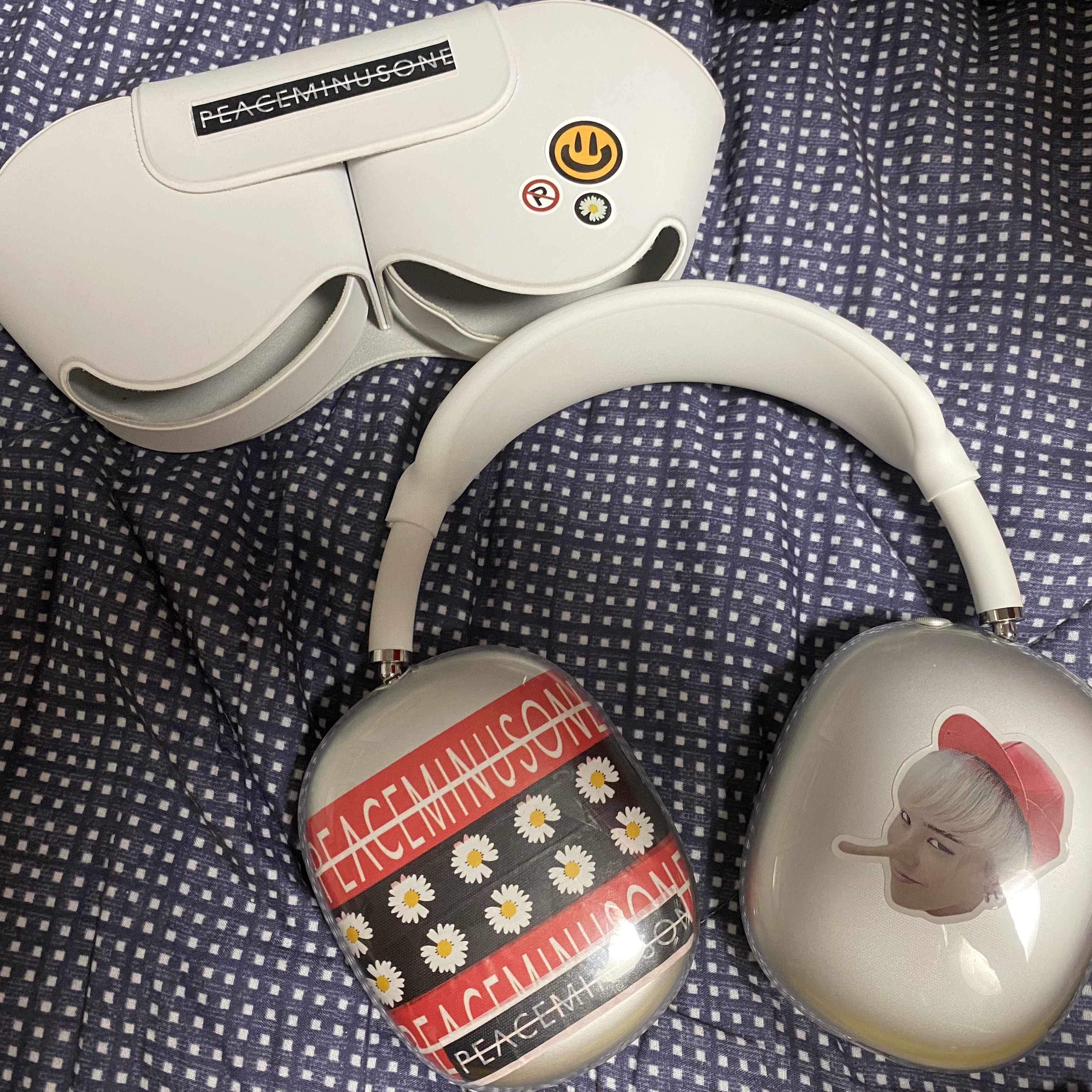 Zo&Friends Zoa Medium Plush Grey, Apple AirPods Max Lightning Silver (Korean Ver.) 착용 스타일 - 3