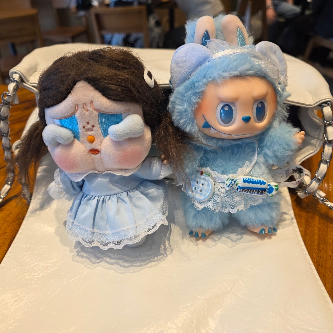 Pop Mart Crybaby Shiny Shiny Series Plush Pedant Blister Pack 착용 스타일 - 1
