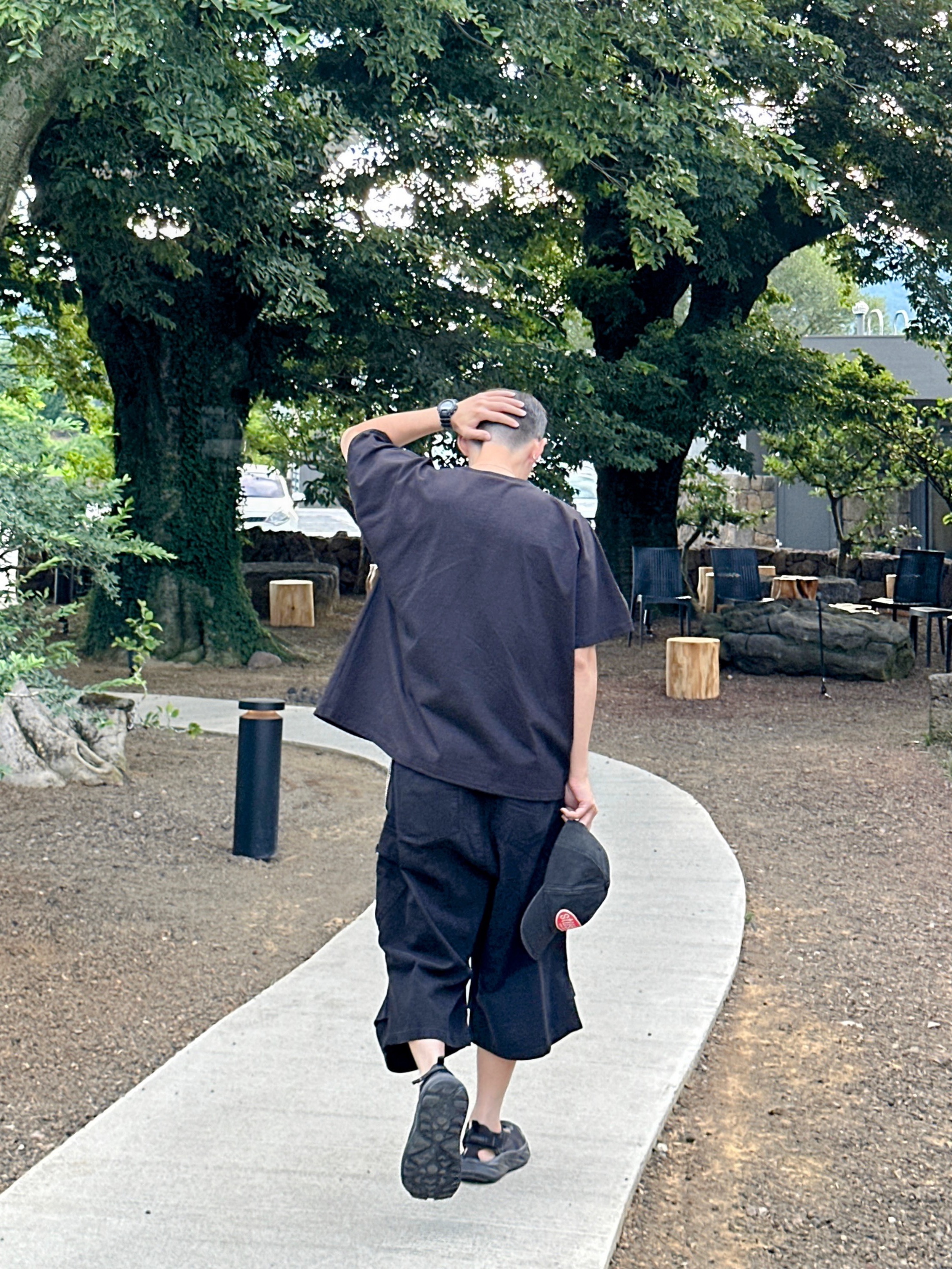 Nonnod Side Cargo Shorts Vintage Black 착용 스타일