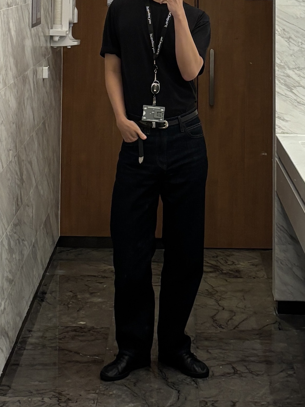 Adidas Stan Smith Decon Core Black, Uniqlo x JW Anderson Straight Jean Blue - KR 착용 스타일