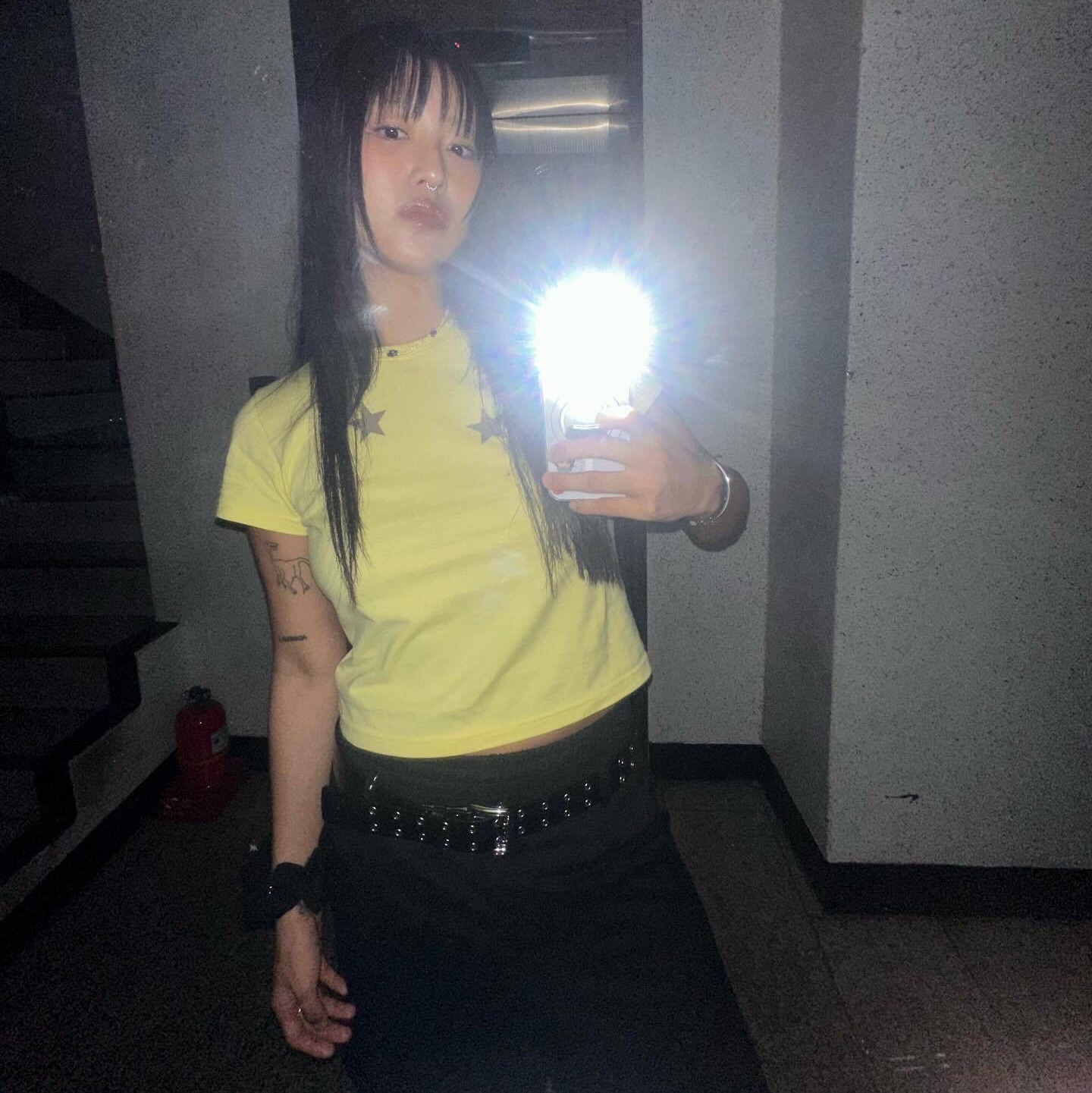 Thevinylhouse Star T-Shirt Yellow 착용 스타일