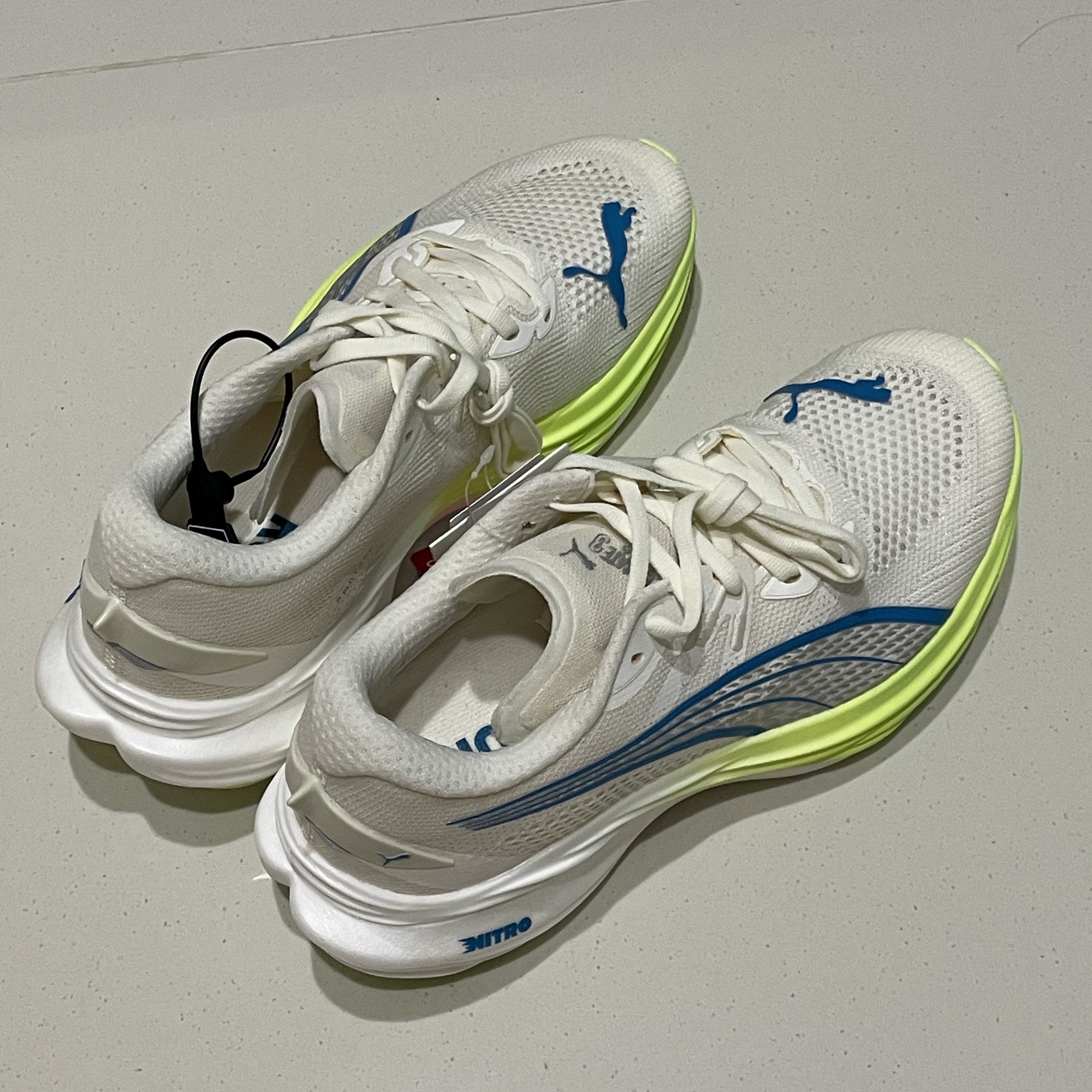 (W) Puma Deviate Nitro 3 Wide Frosted Ivory Tropical Blue 착용 스타일 - 1