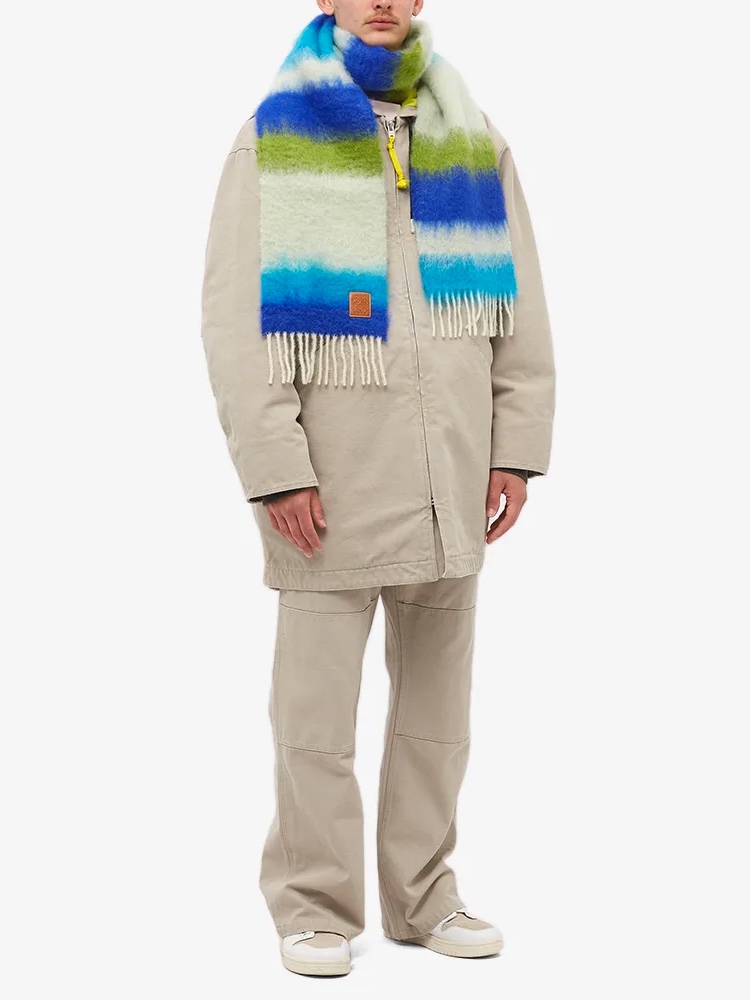 Loewe Stripe Muffler in Mohair Dark Blue Multicolor, Acne Studios Mohair Check Muffler Light Blue White 착용 스타일 - 2