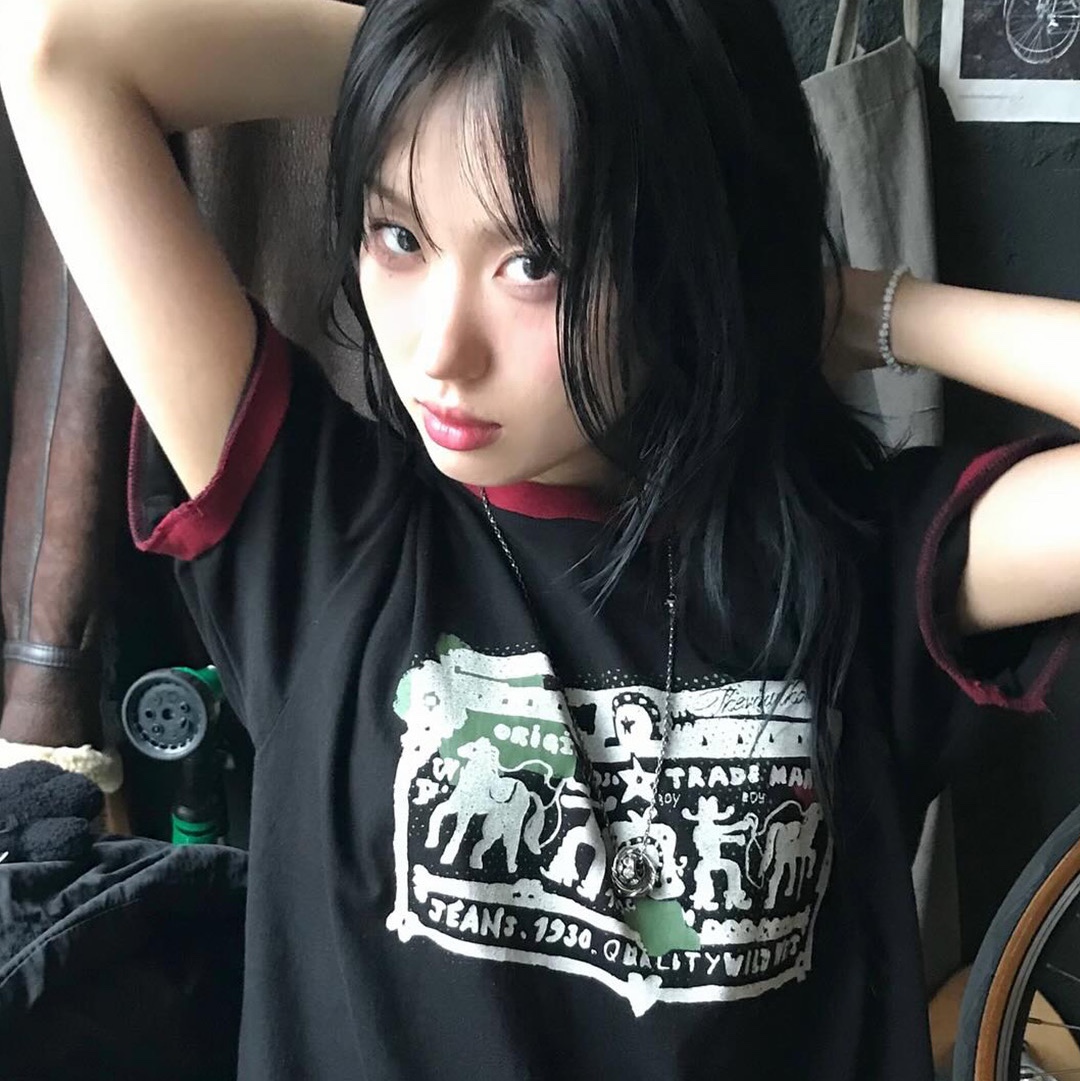 [KREAM 단독] Thevinylhouse Cowboy Pictogram Ringer Tee Black 착용 스타일