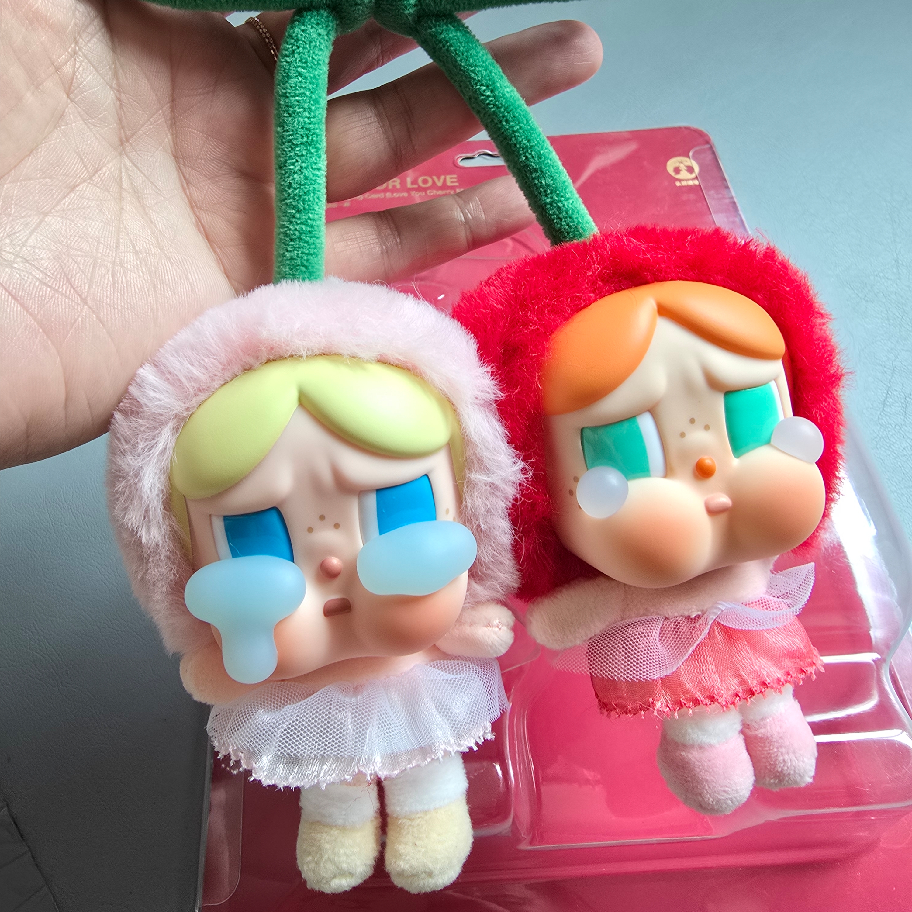 Pop Mart Crybaby Crying For Love Series Vinyl Plush 착용 스타일 - 1