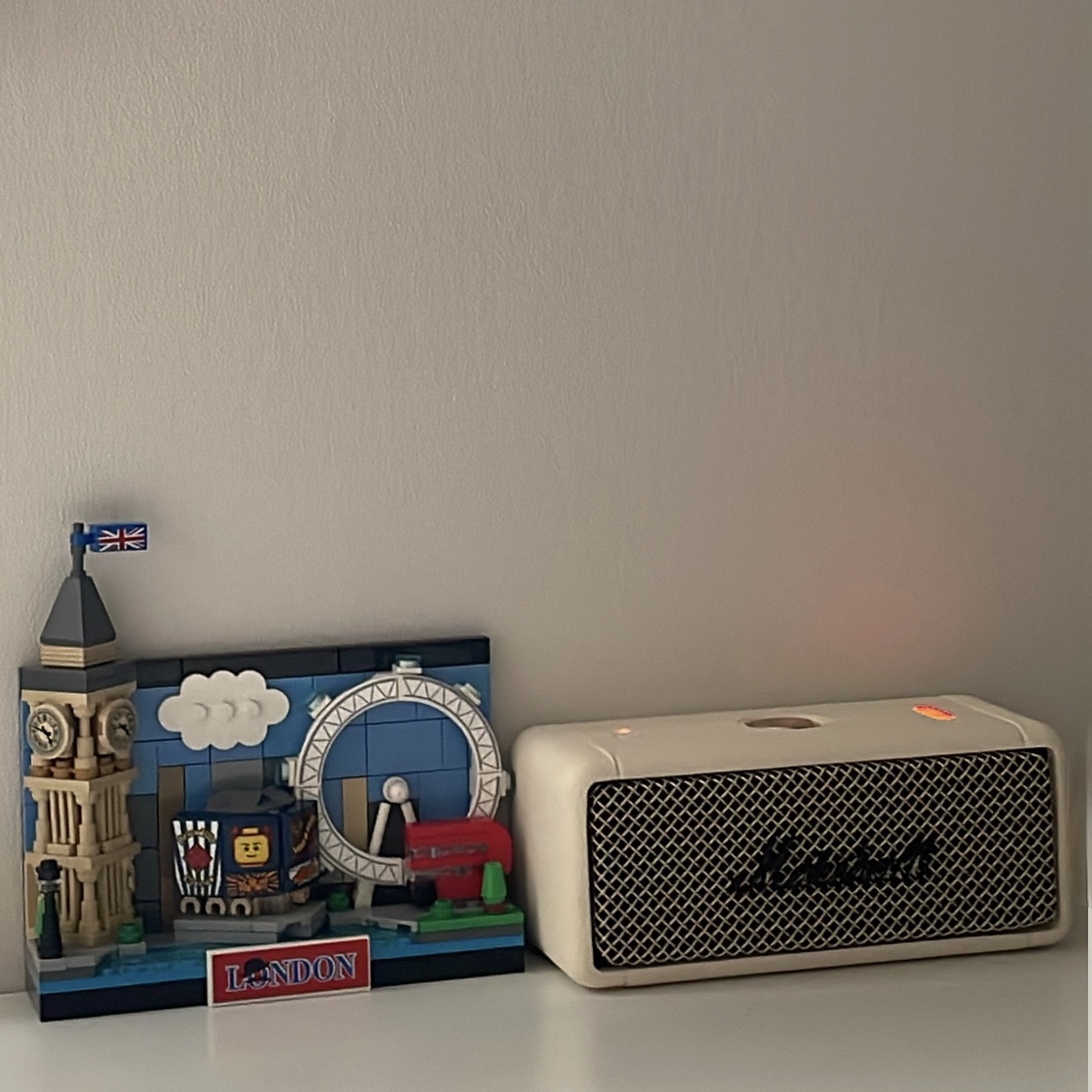 Lego London Postcard, Marshall Emberton Cream (Korean Ver.) 착용 스타일