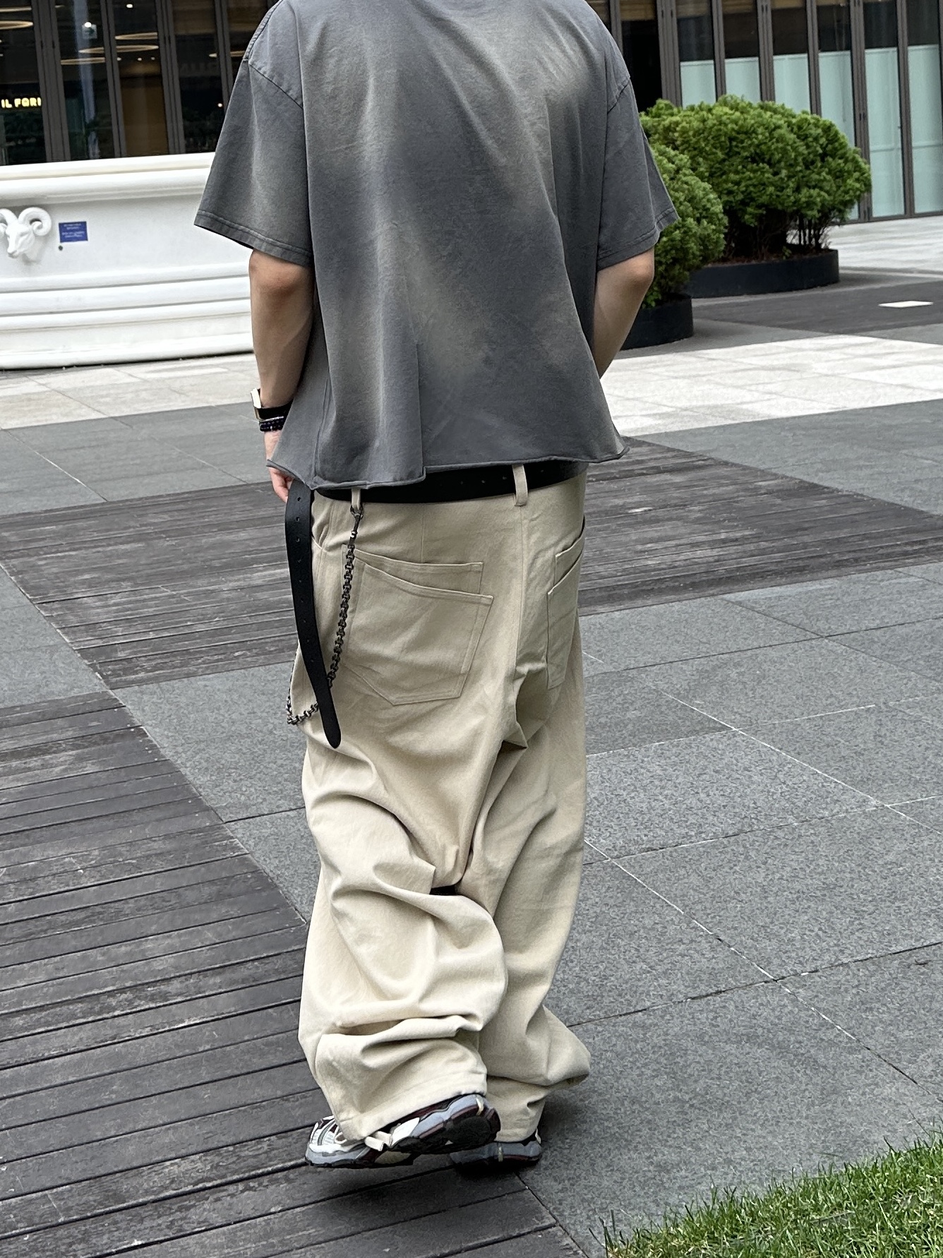 Aoiro 6-Panel Bone A/N Cap Black, Aoiro Low-Key Cropped S/S T-Shirt Washed Grey 착용 스타일 - 5