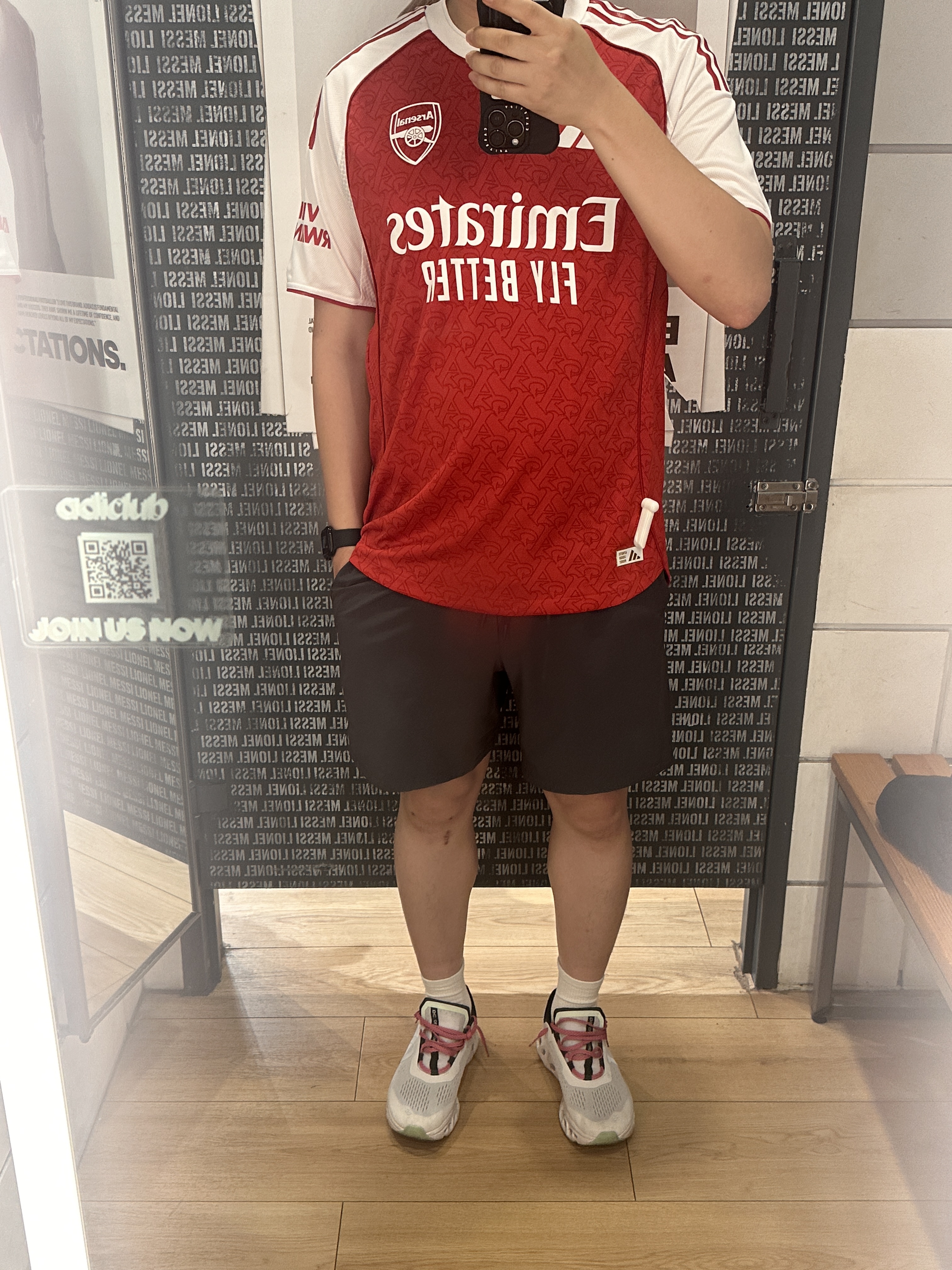 Adidas Arsenal 2025/26 Home Authentic Jersey Better Scarlet White - KR Sizing (Non Marking Ver.) 착용 스타일 - 1