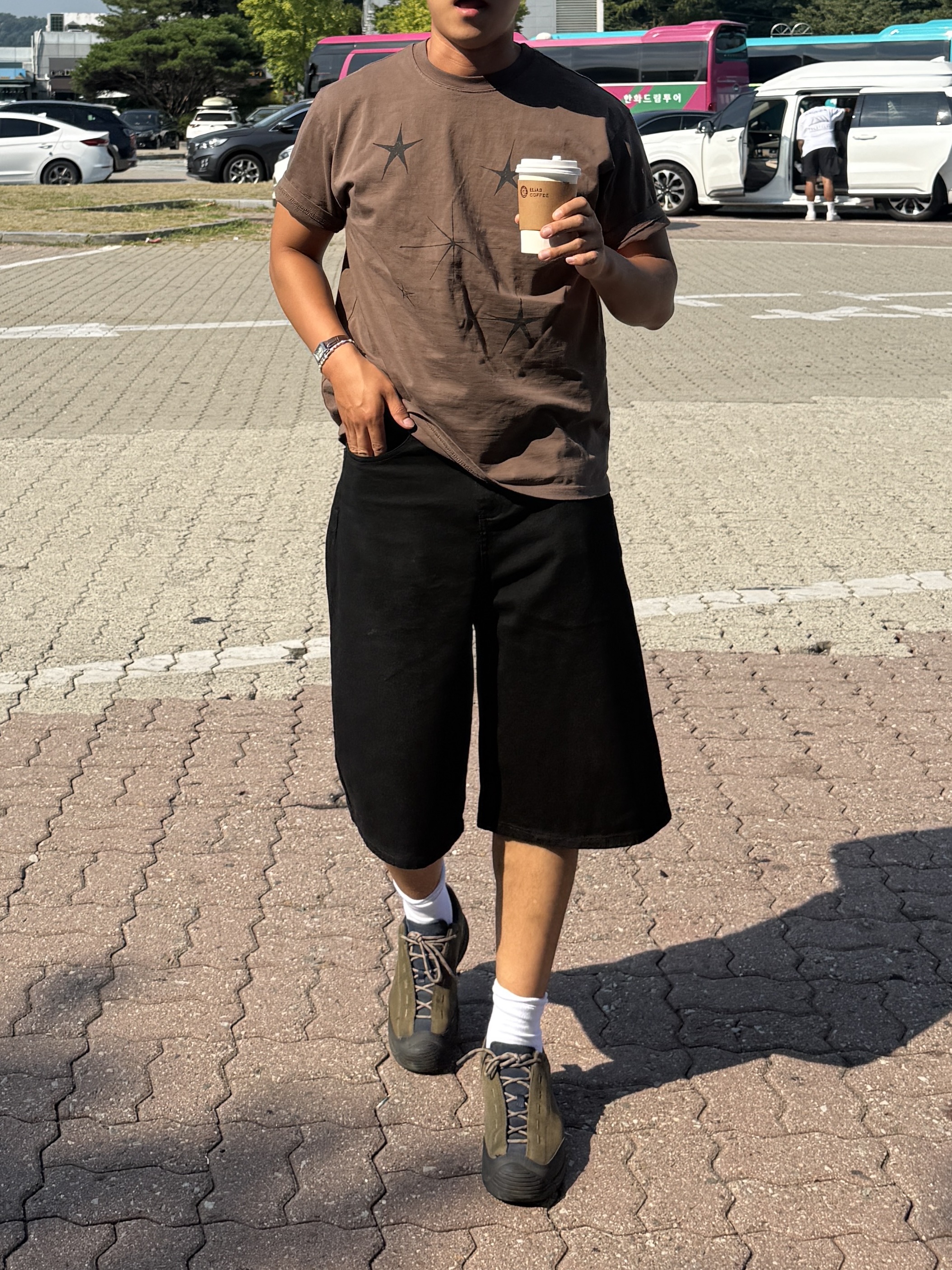 Keen Jasper Suede Sneakers Camel, Keen Jasper Waterproof Sneakers Canteen Black 착용 스타일 - 1