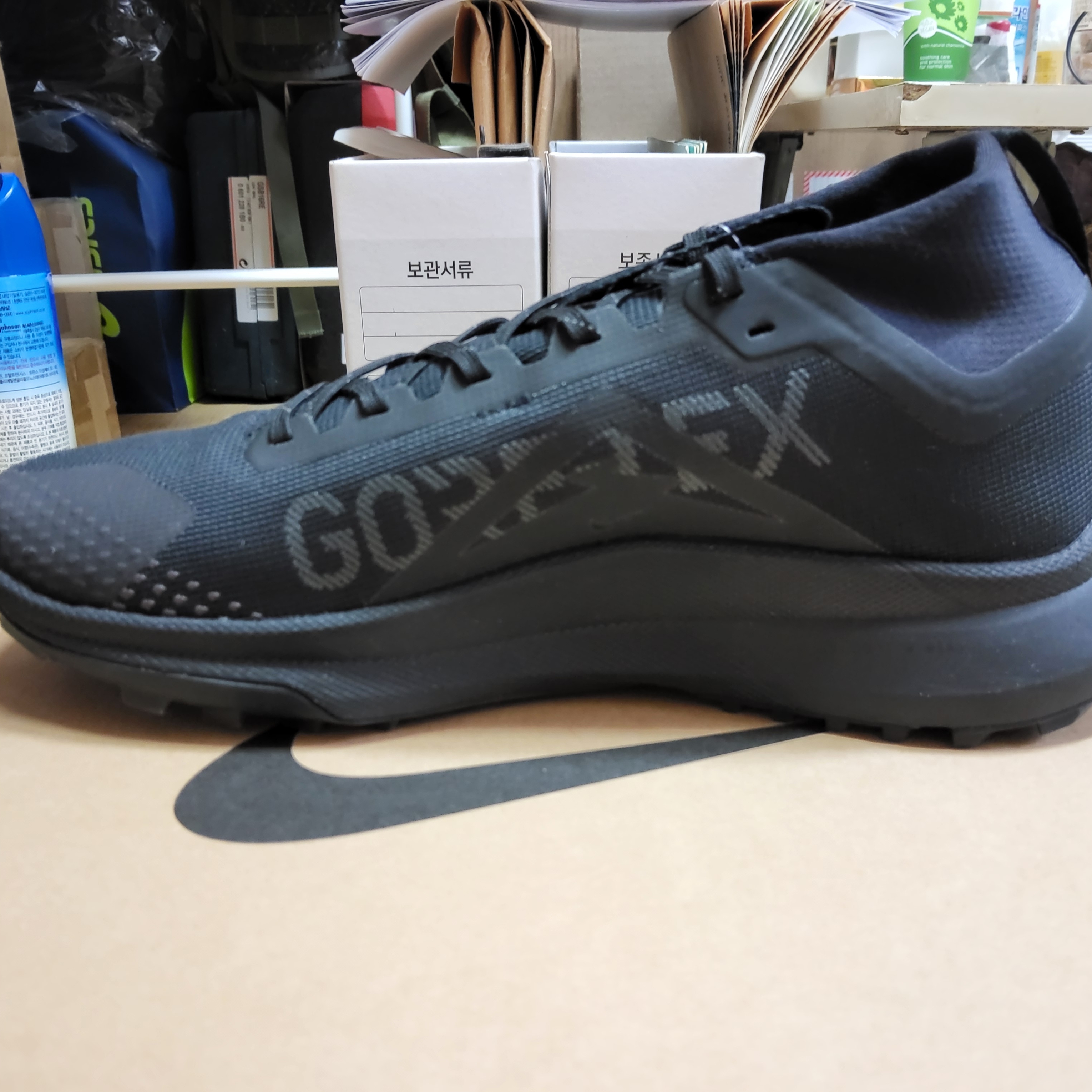 Nike React Pegasus Trail 4 Gore-Tex Black Velvet Brown 착용 스타일 - 3