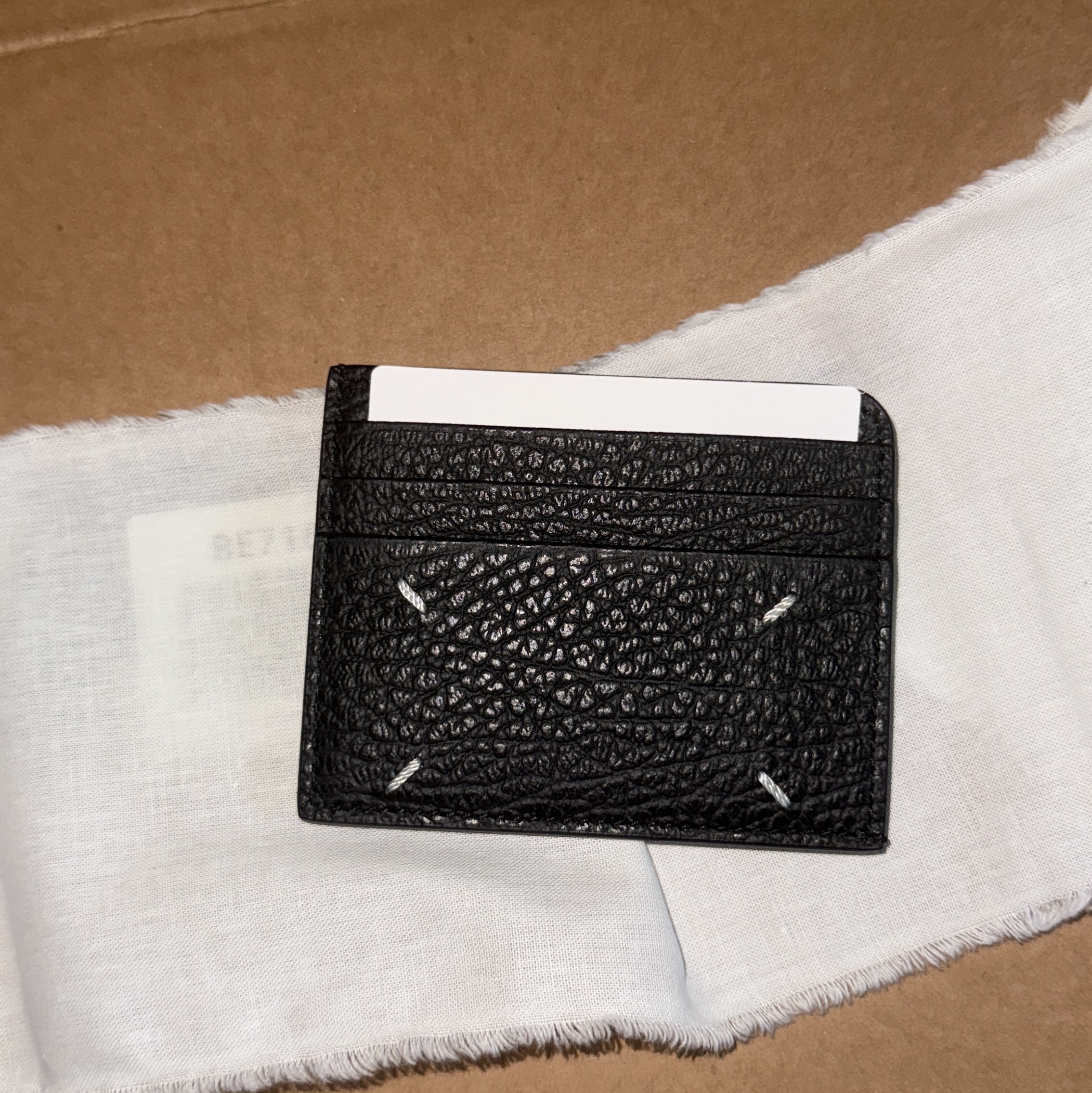 Maison Margiela Stitch Card Holder Black 착용 스타일