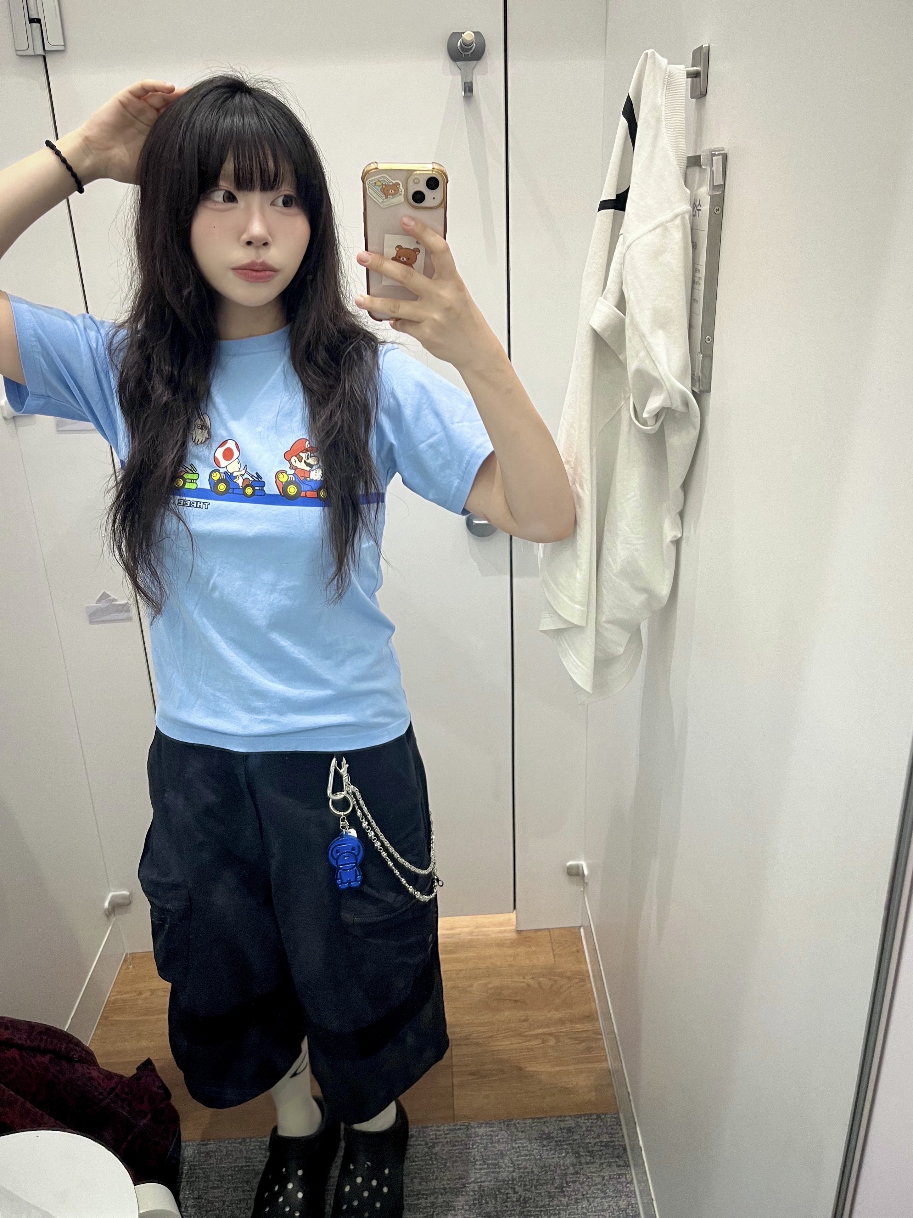 (W) Mischief Rhombus T-Shirt White, BAPE Baby Milo Reflective Keychain Blue 착용 스타일 - 2