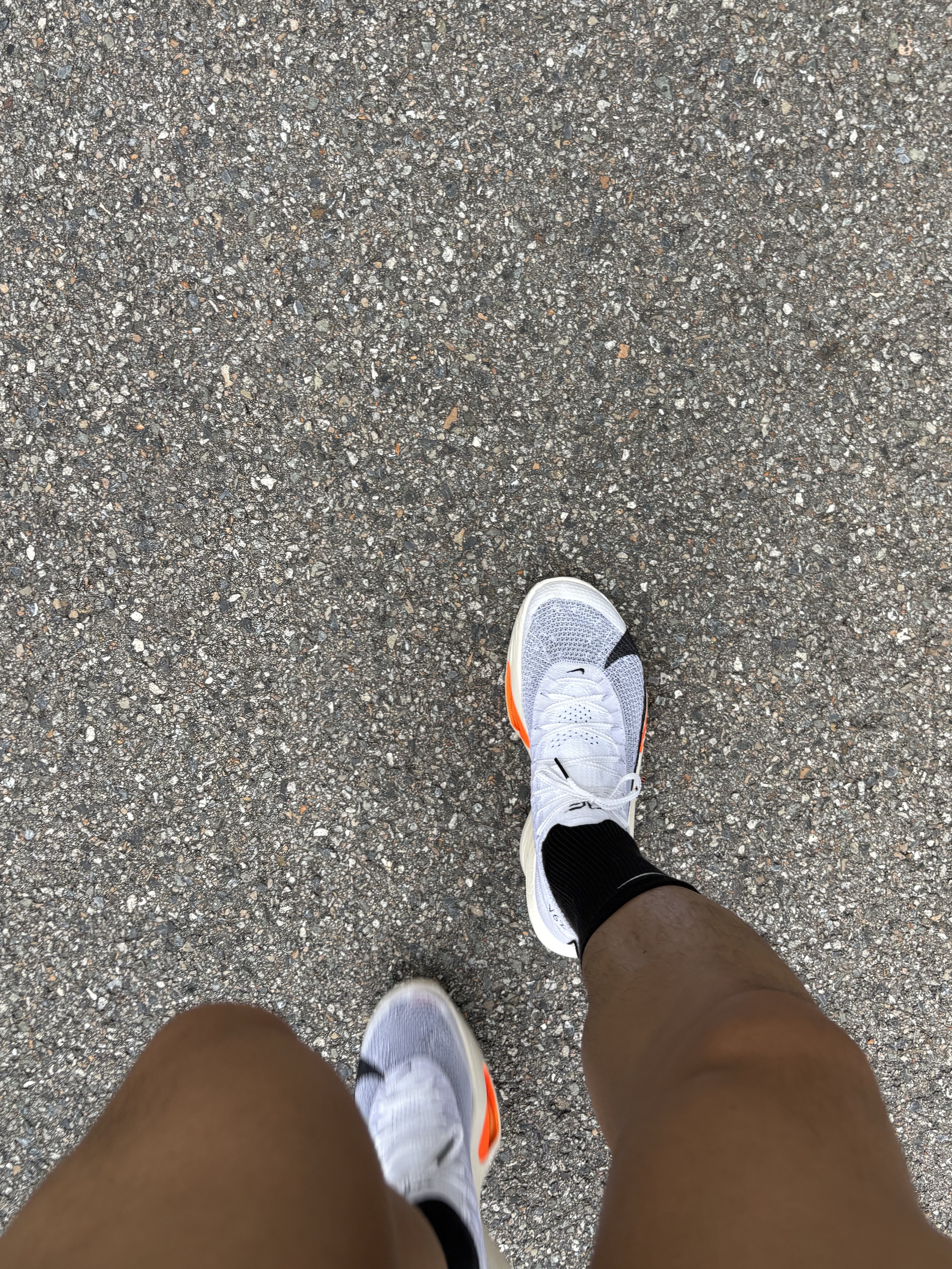 Nike Air Zoom Alphafly Next% 3 Proto White Total Orange 착용 스타일