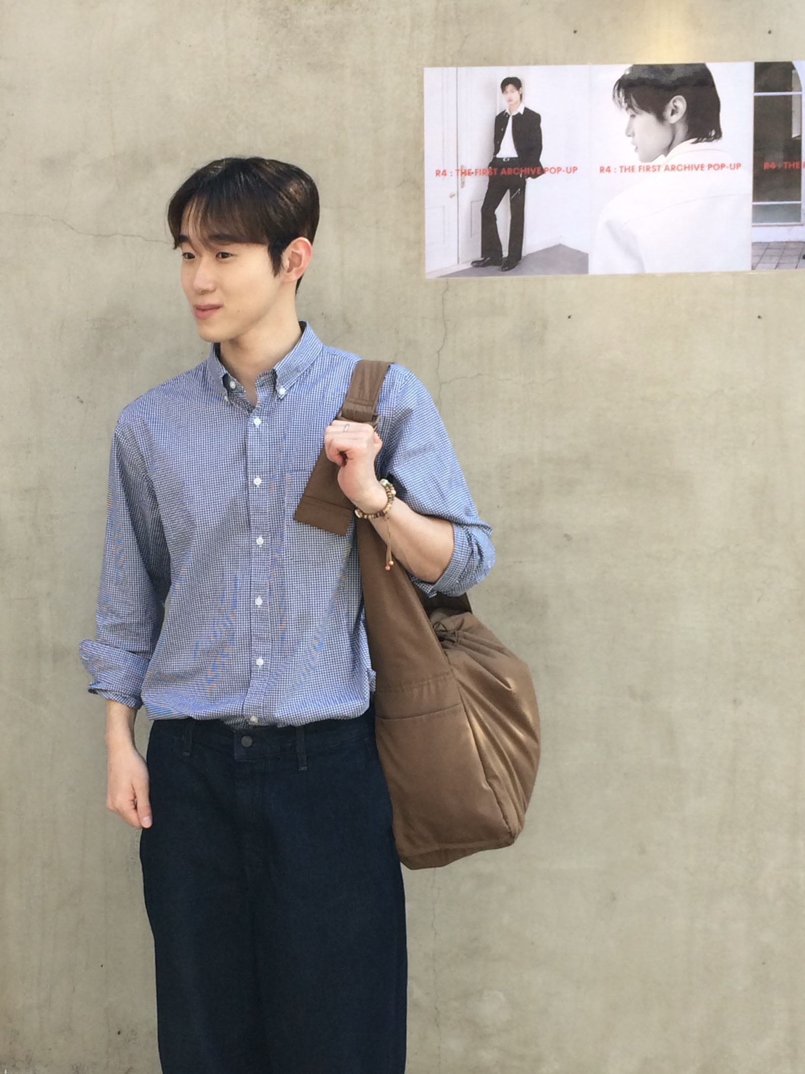 Uniqlo C Soft Puppy Shoulder Bag Brown - KR 착용 스타일 - 2