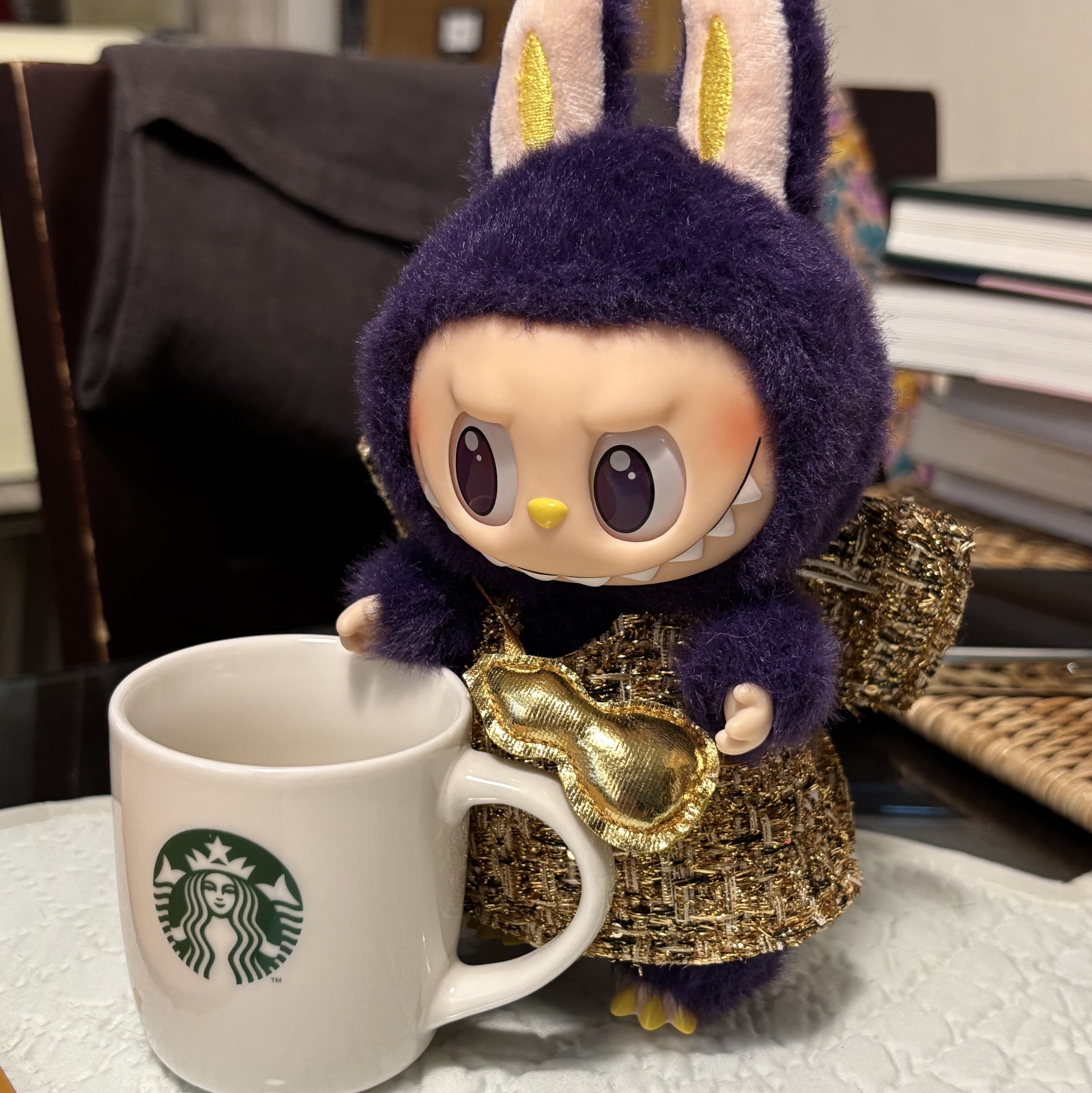 Pop Mart Labubu x Pronounce Lucky Fairy Toy Keyring 착용 스타일 - 2