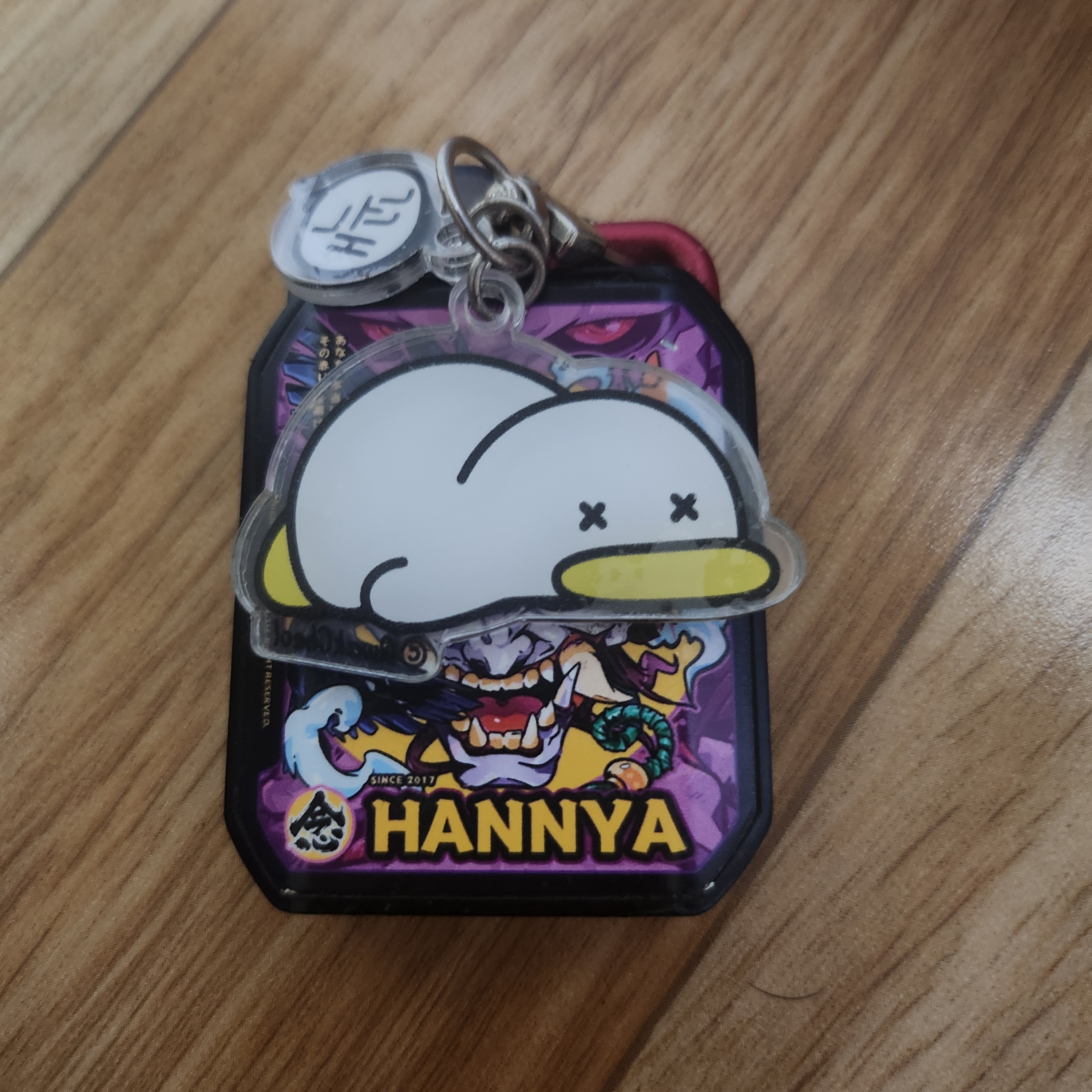 QwakCheol Random Acrylic Keyring 착용 스타일