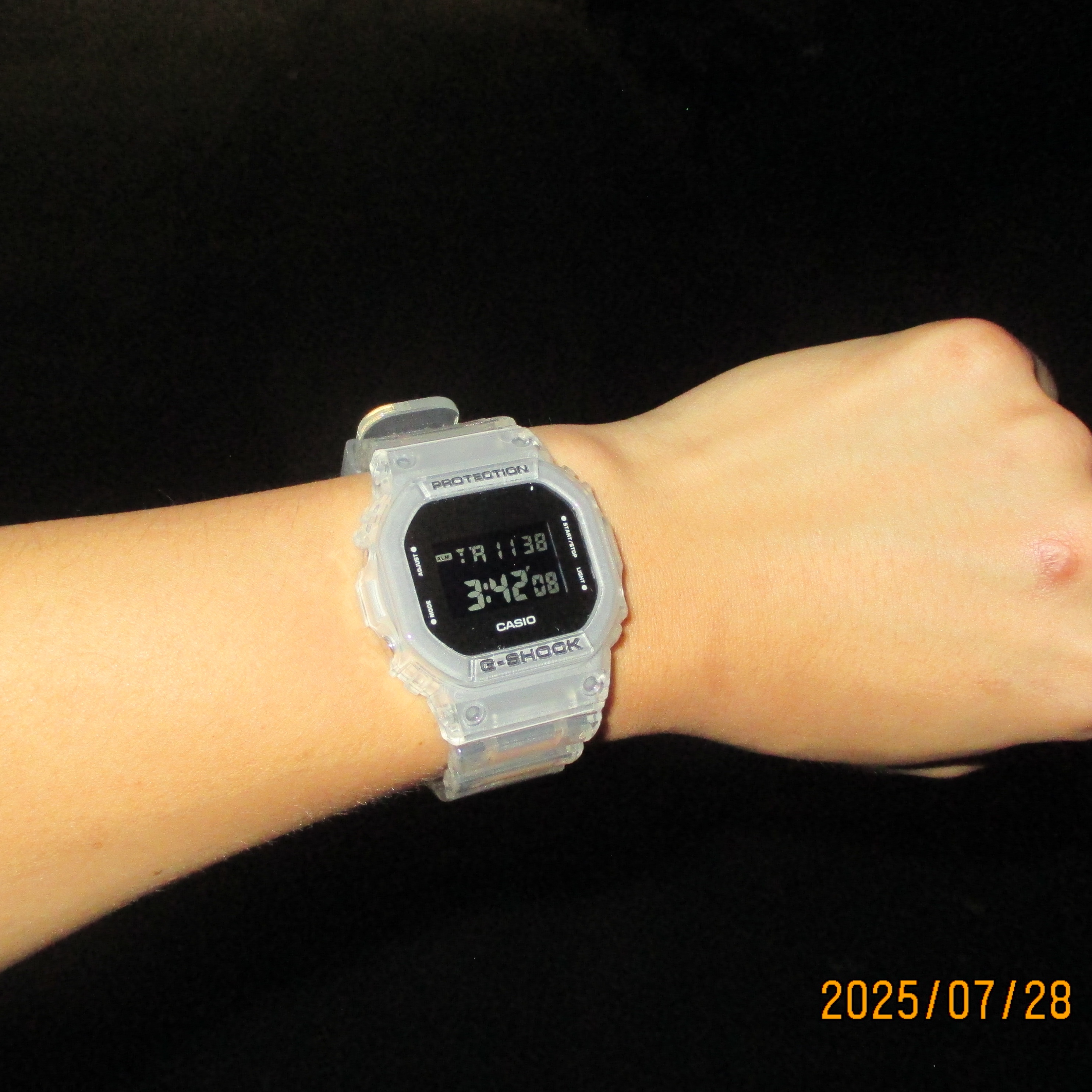 Casio 50th Anniversary Ring Watch CRW-001-1, Casio G-Shock DW-5600USKE-7 착용 스타일 - 2