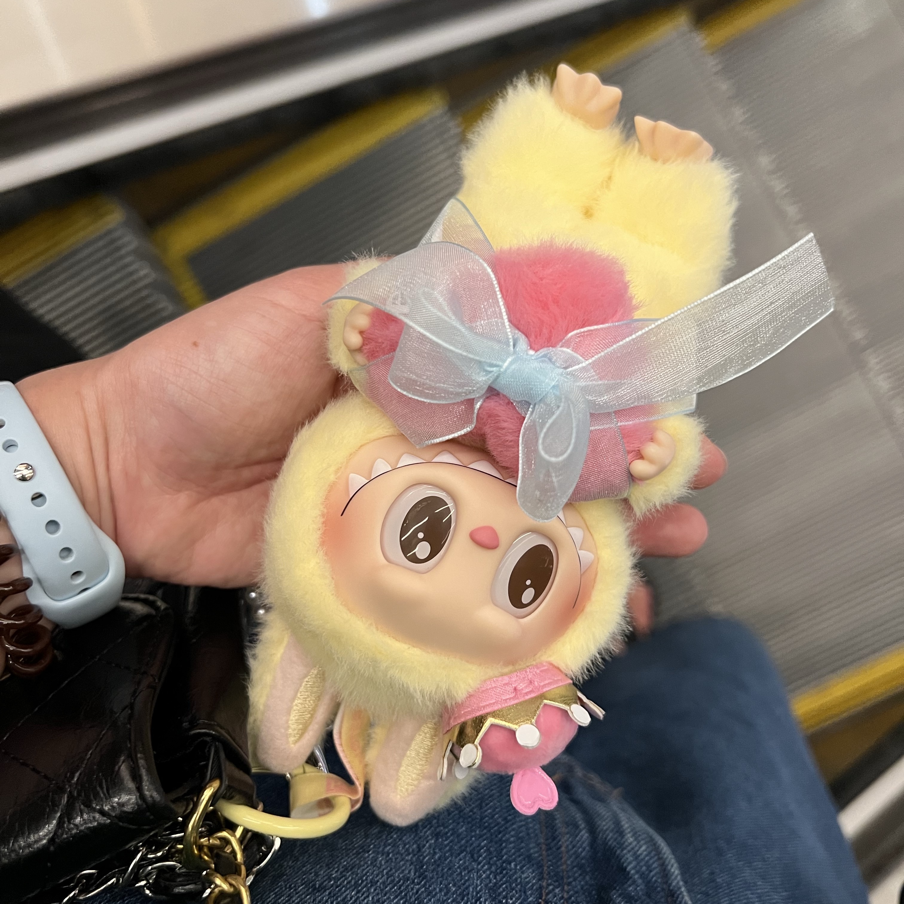 Pop Mart The Monsters Checkmate Series Plush Keyring 착용 스타일
