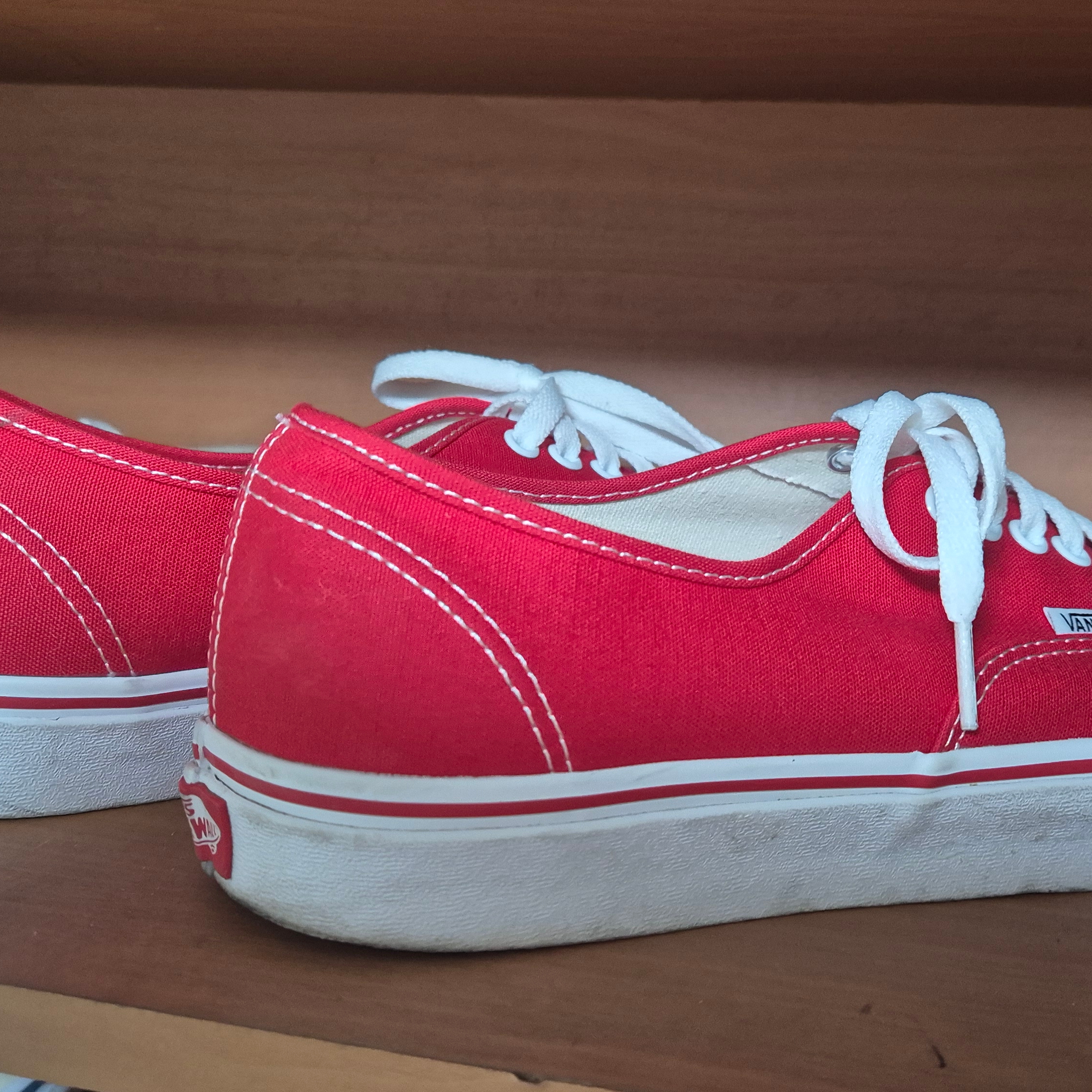 Vans Authentic Red 착용 스타일
