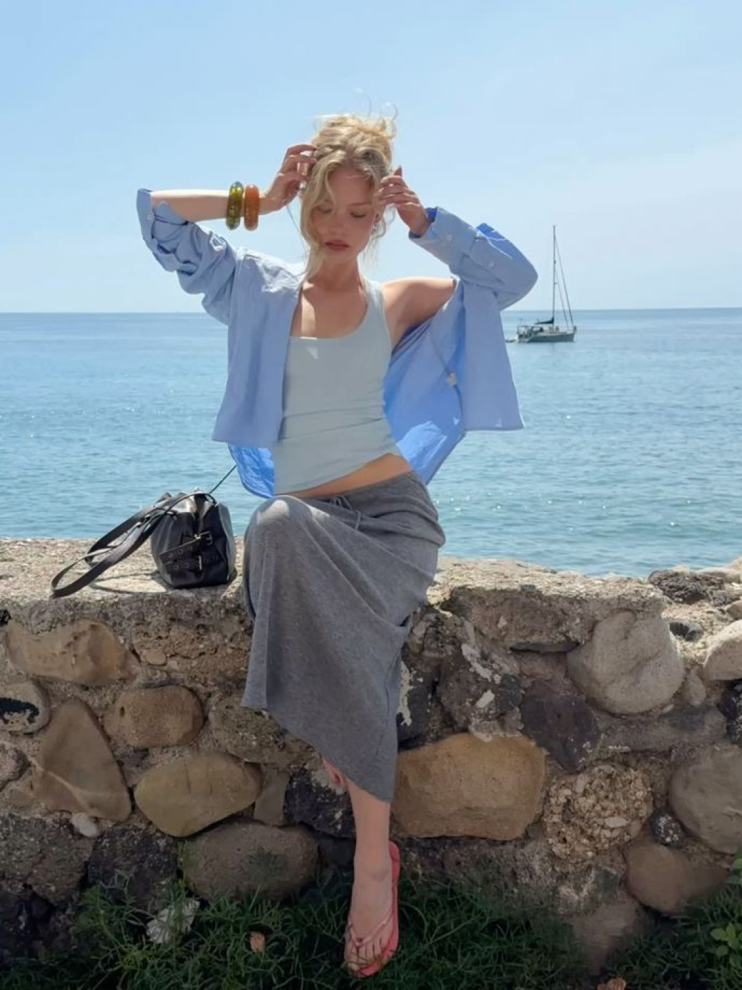 (W) Miu Miu Stripe Chambray Shirt Sapphire Blue, Roughneck Basic Halter Knit Top Blue 착용 스타일 - 2