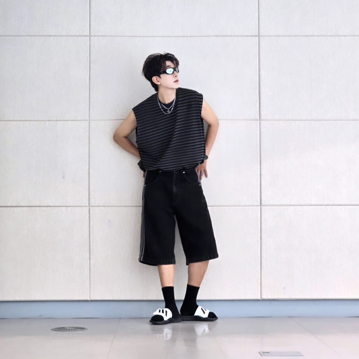 Samsung Galaxy Watch6 44mm LTE Silver (Korean Ver.), Adidas Adicolor Denim Firebird Shorts True Black Denim - KR Sizing 착용 스타일 - 5