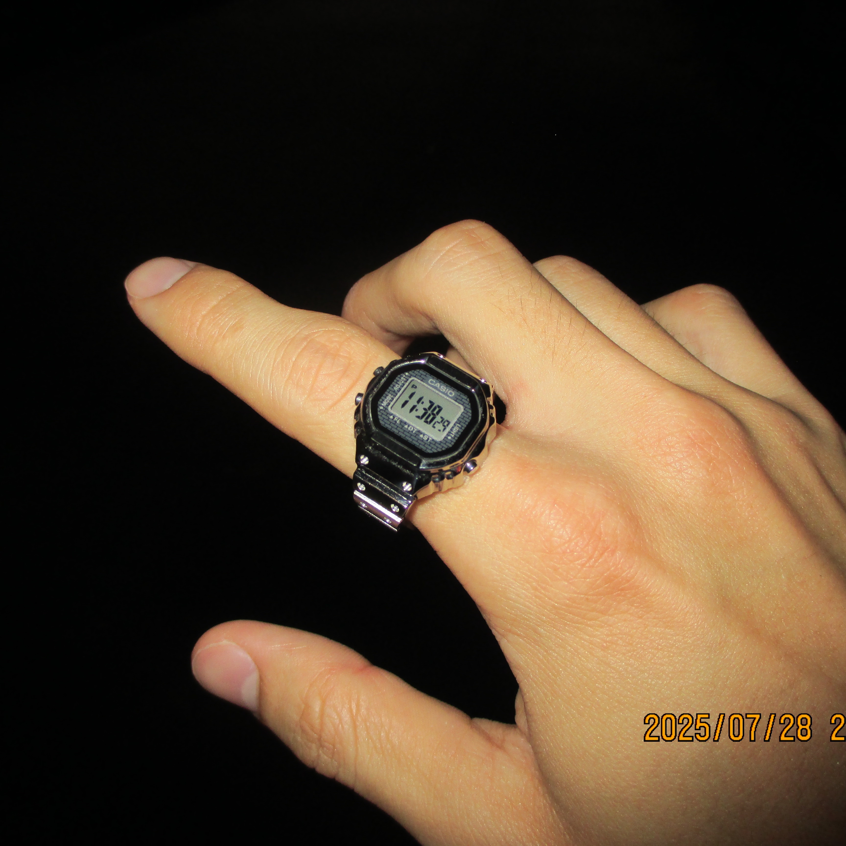 Casio 50th Anniversary Ring Watch CRW-001-1, Casio G-Shock DW-5600USKE-7 착용 스타일 - 1