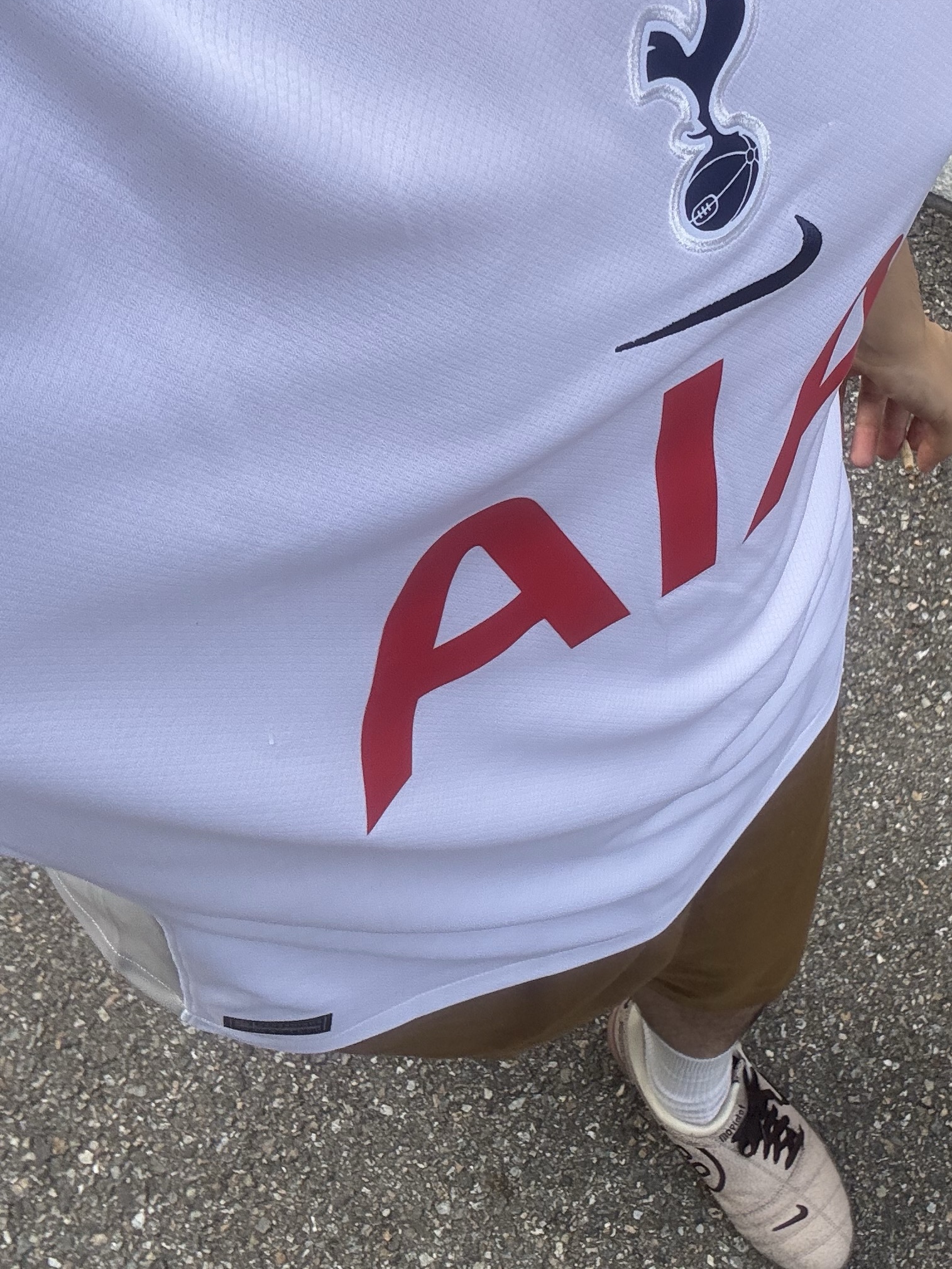 Nike Tottenham Hotspur 2025/26 Stadium Home Dri-Fit Football Replica Jersey White Light Iron Ore (Non Marking Ver.) 착용 스타일
