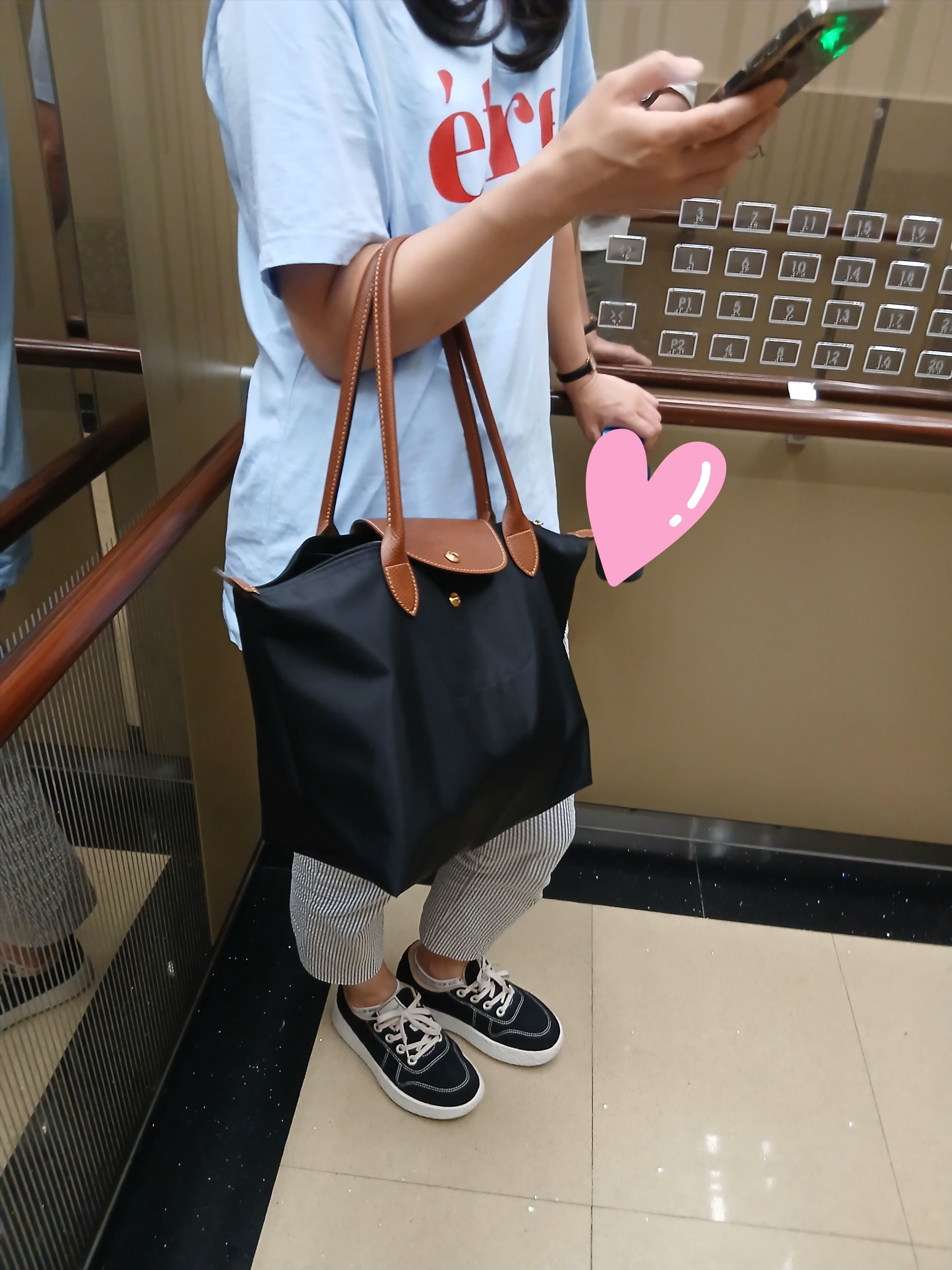 Longchamp Le Pliage Original Tote Bag M Black, [6% 적립] LeMouton Mate Black 착용 스타일 - 2