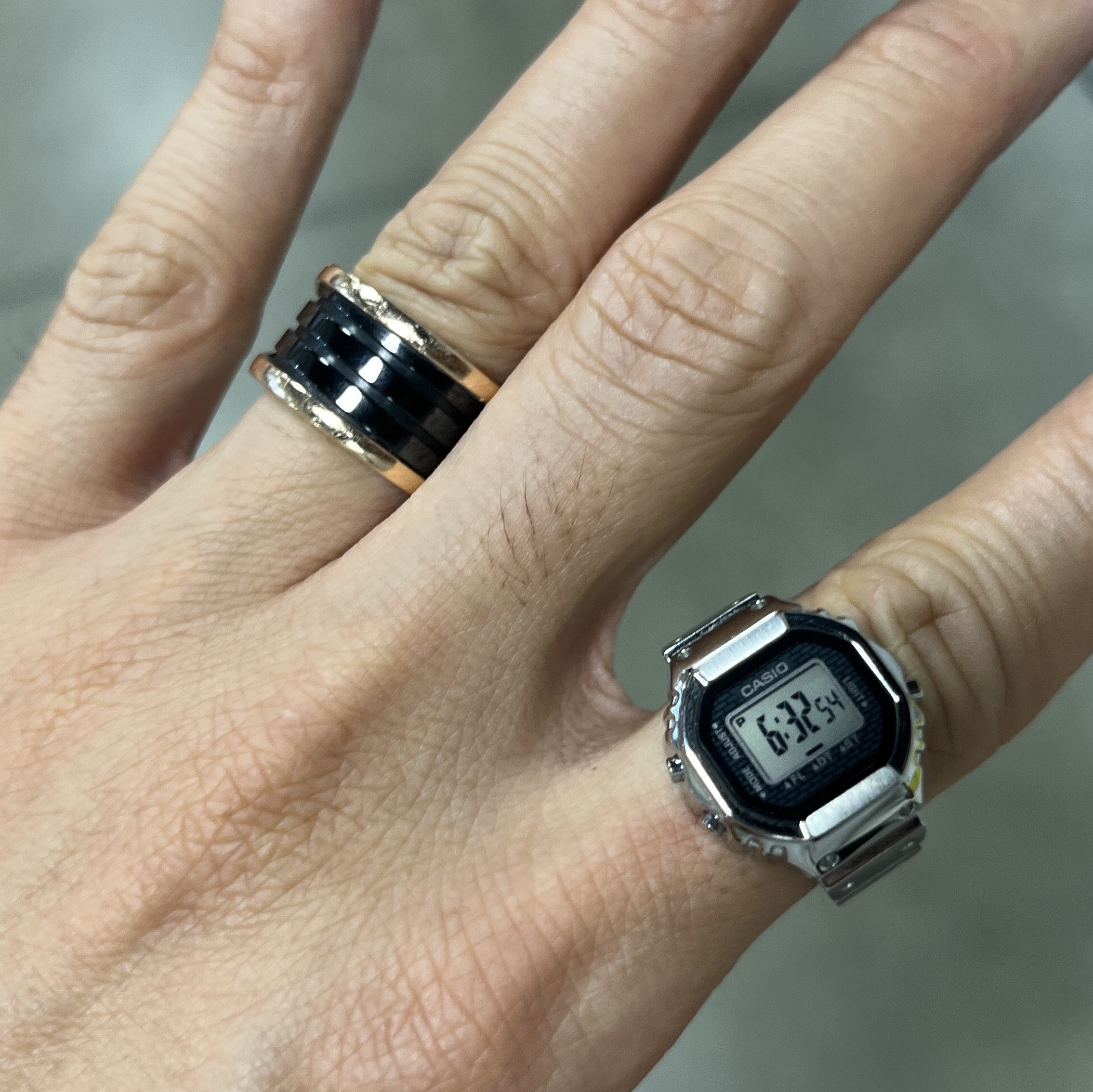 Casio 50th Anniversary Ring Watch CRW-001-1 착용 스타일