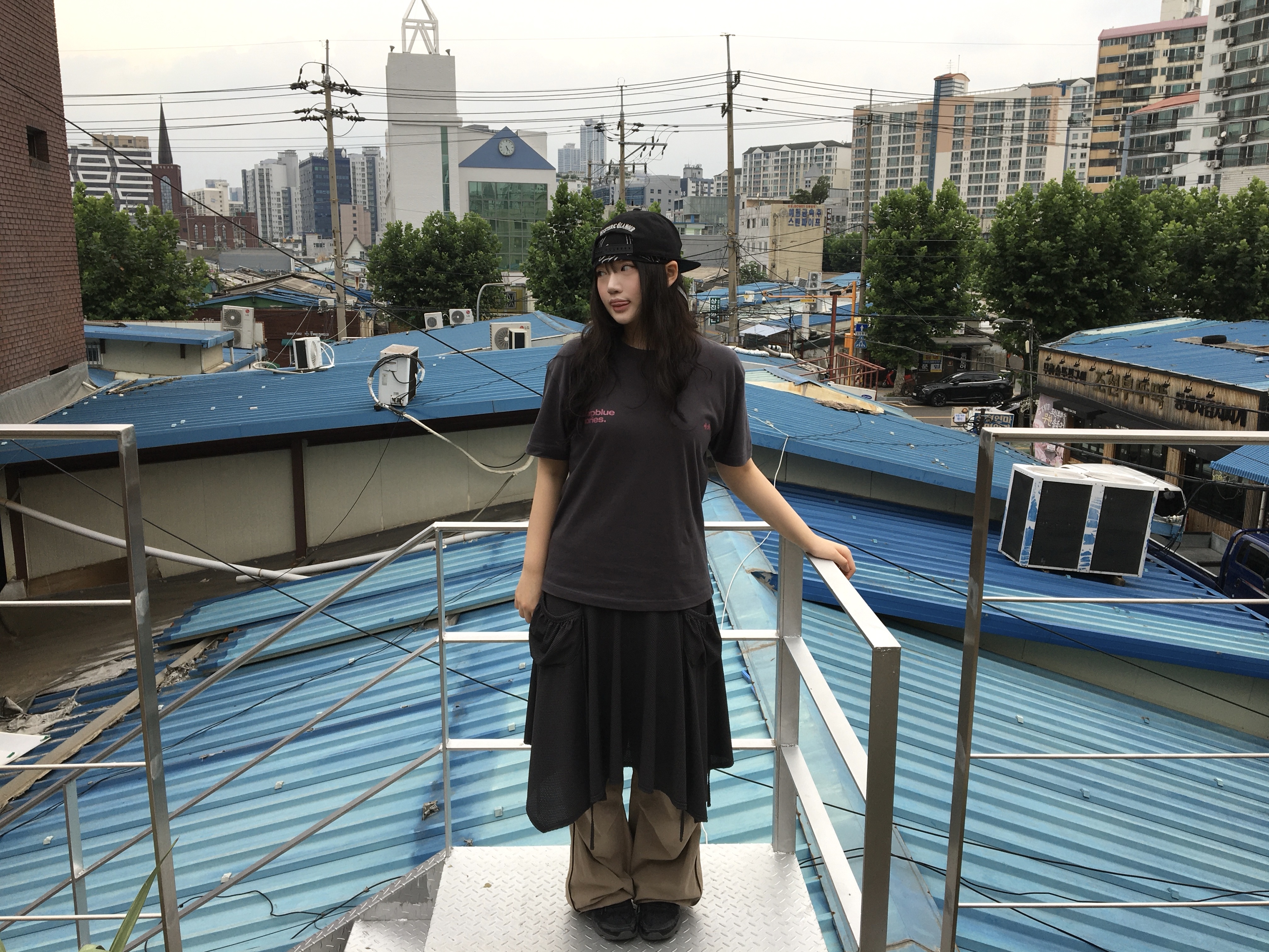Hysteric Glamour HYS Whisky Embroidery Cap Black, Asics Gel-Nunobiki Black Obsidian Grey 착용 스타일 - 3